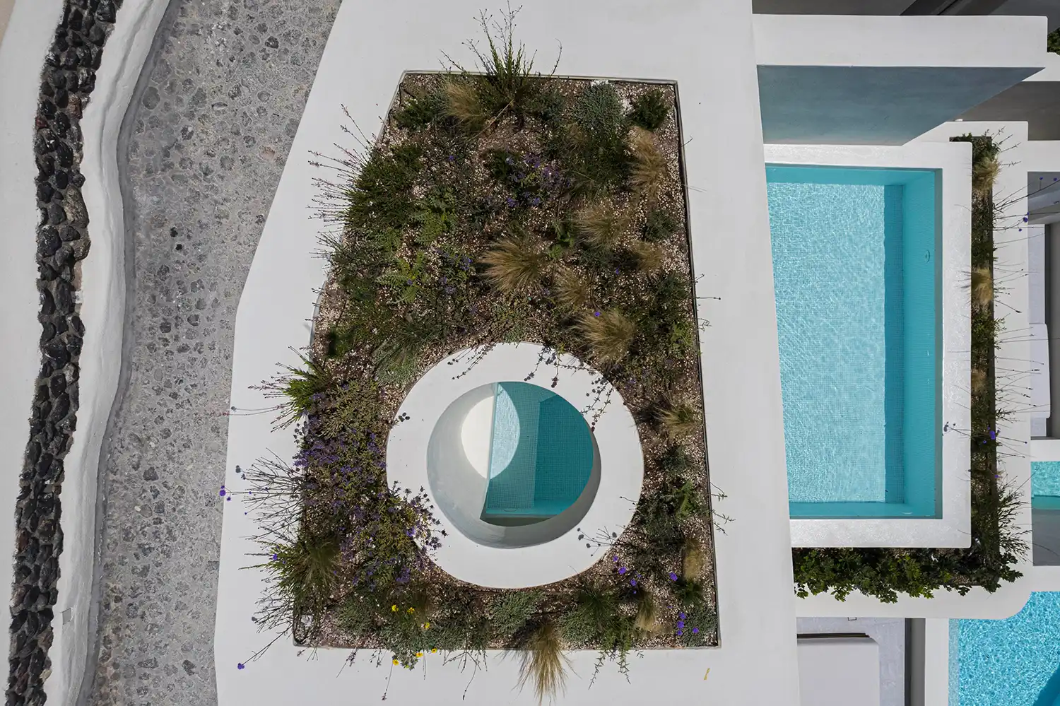 Sculpted Sanctuary: Kapsimalis Architects Redefine Caldera Living at Canaves Hotel Oia