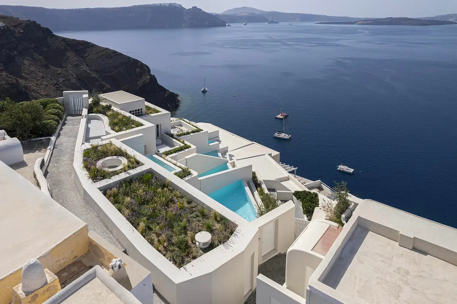 Sculpted Sanctuary: Kapsimalis Architects Redefine Caldera Living at Canaves Hotel Oia