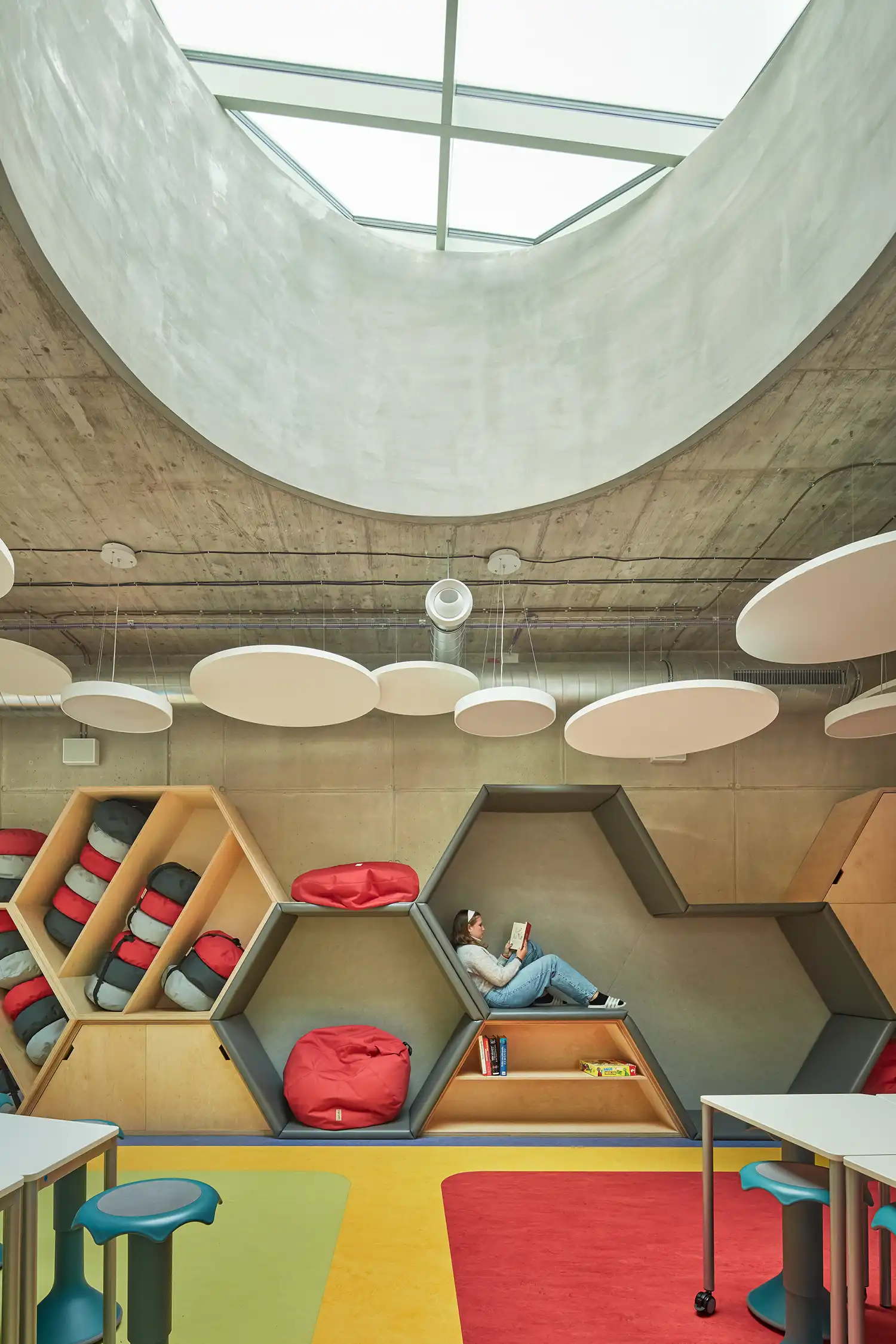 From Green Fencing to Speech Bubble Floors: Color Drives Design at ATELIER 6's Frič Brothers School