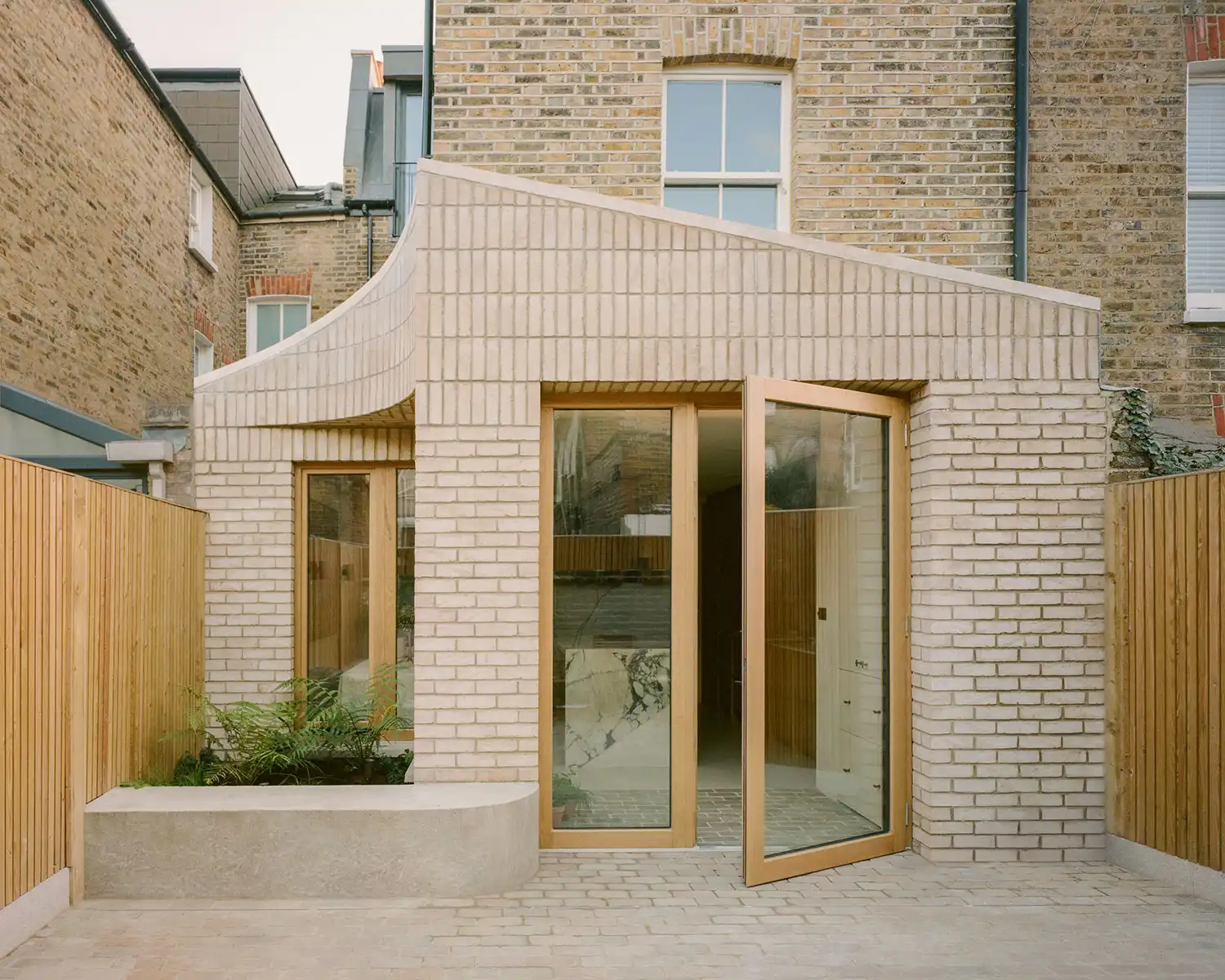 Sobremesa House by Studio McW | London Victorian Renovation & Kitchen Extension