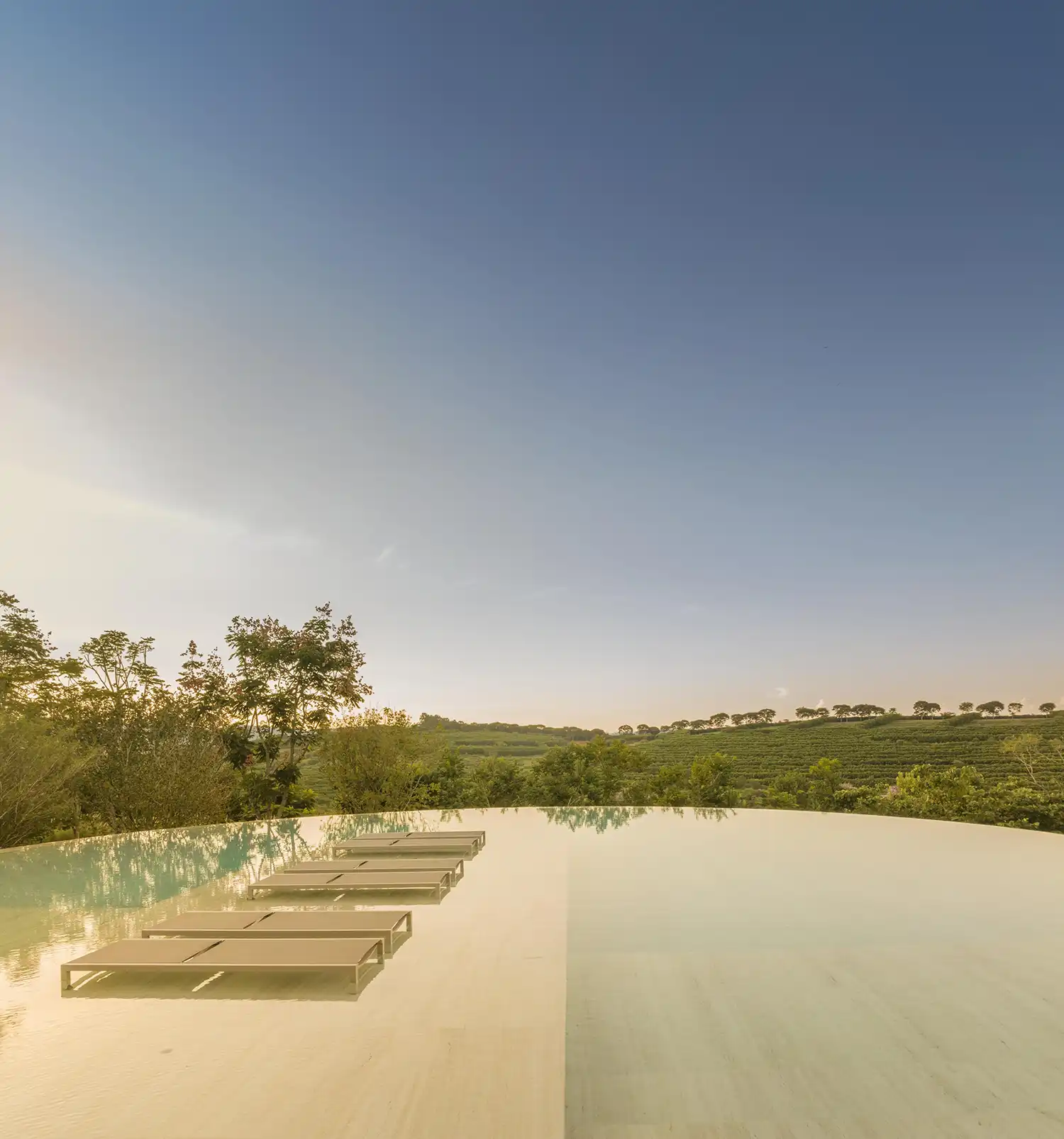 Villa Baro by Passarelli Arquitetos: A Sculptural Retreat in Brazil’s Highlands