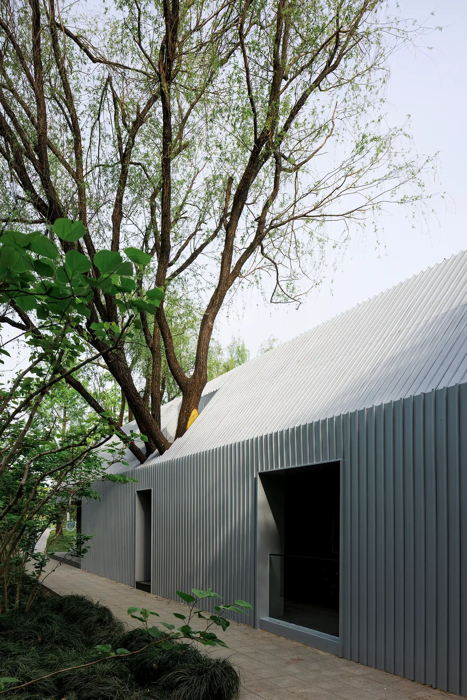 Wutopia Lab's Lake House: 40-Day Zero-Carbon Pavilion in Shanghai