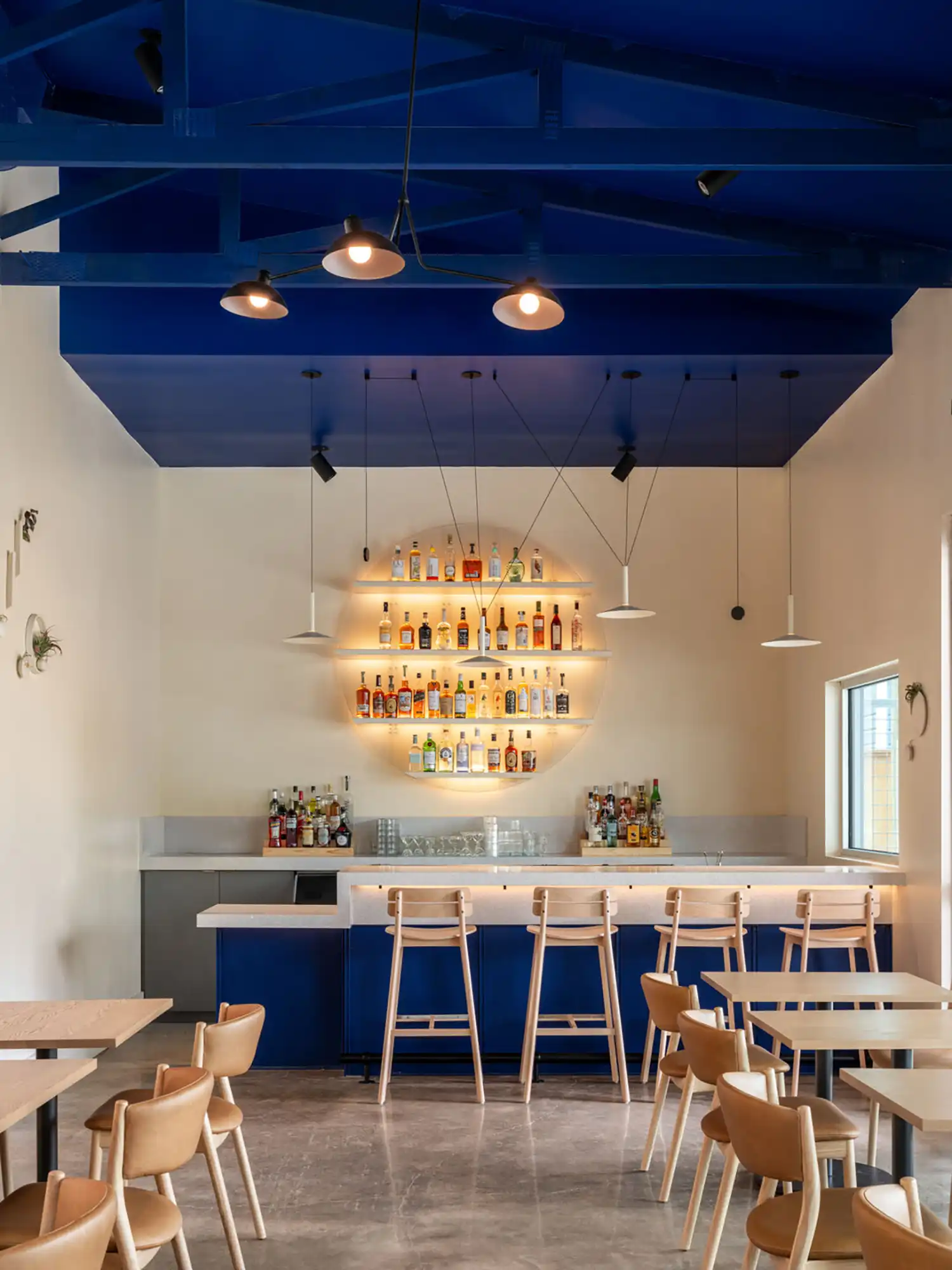 Camaraderie Houston: Schaum Architects' Urban Cabin Restaurant Design