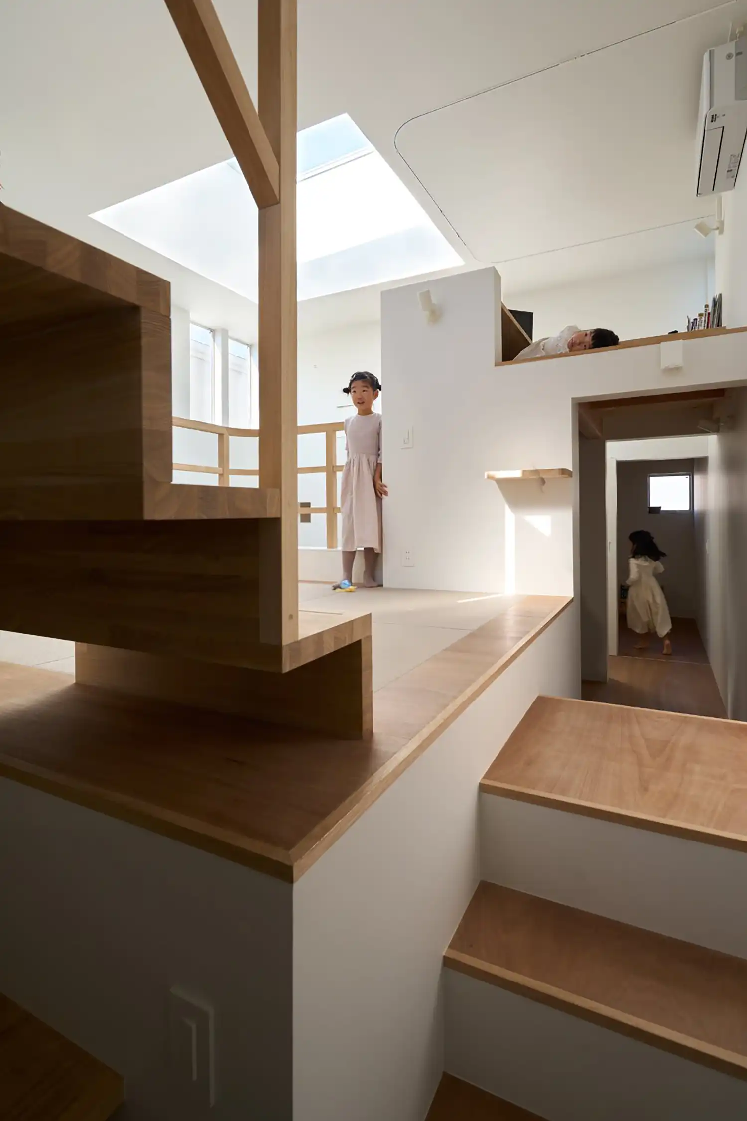 Fujiwaramuro Architects: Sky-Lit House in Hirano, Osaka — Transforming a Flagpole Lot