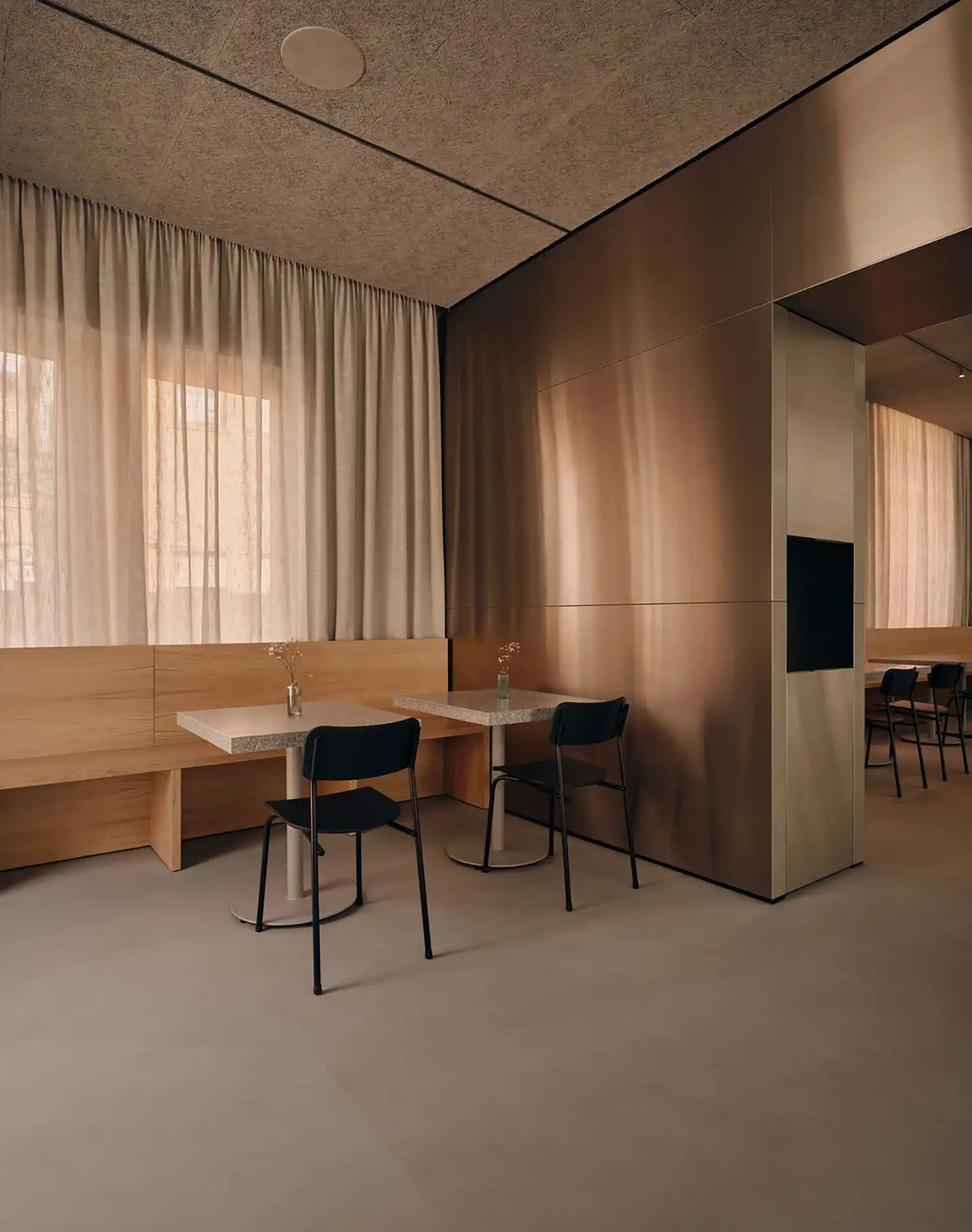 Huit Sushi: Craft & Concept’s Flexible Dining Design in Montreux