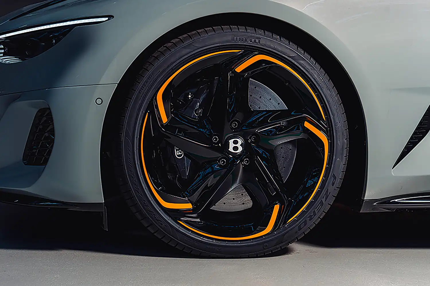 Mulliner Crafts the Ultimate Bespoke Bentley: The One Plus One Batur Convertible