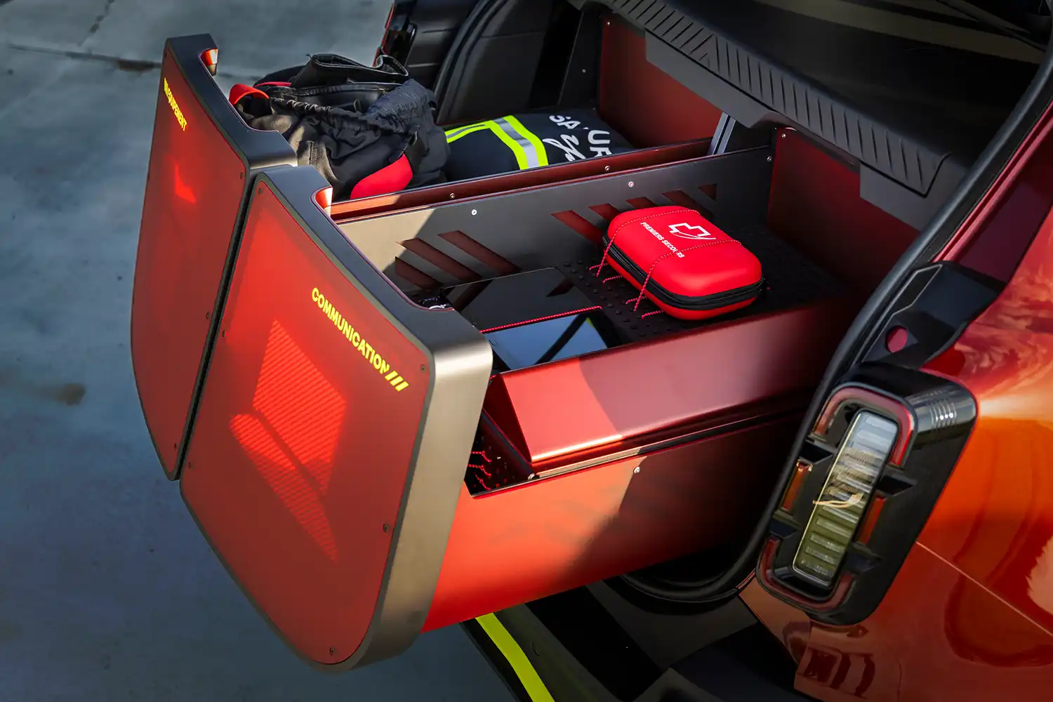 Renault Vision 4RESCUE: Electric Emergency Vehicle by Software République