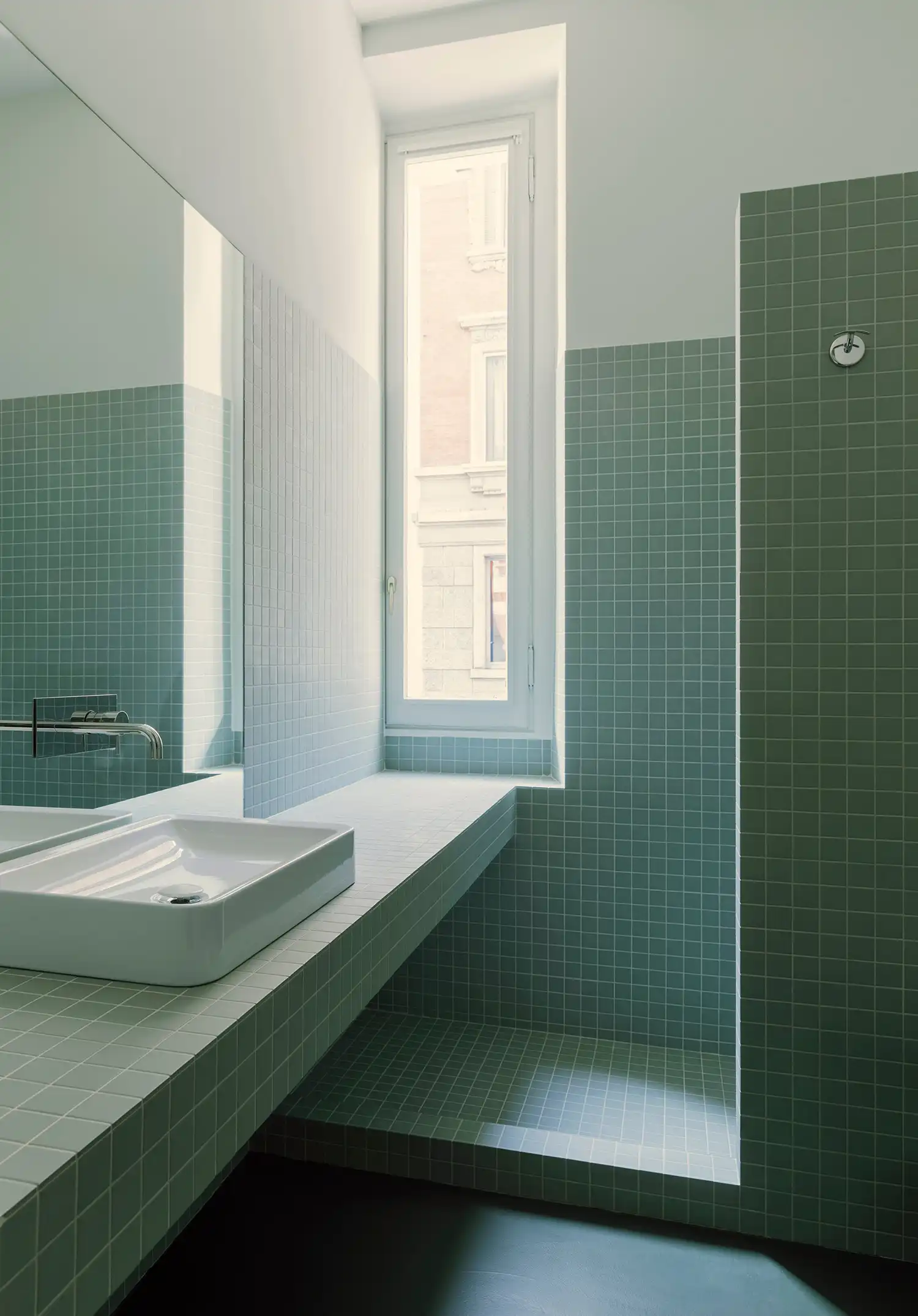 SOLUM Studio’s Milan Apartment: Lightweight Mezzanine in Historic Renovation