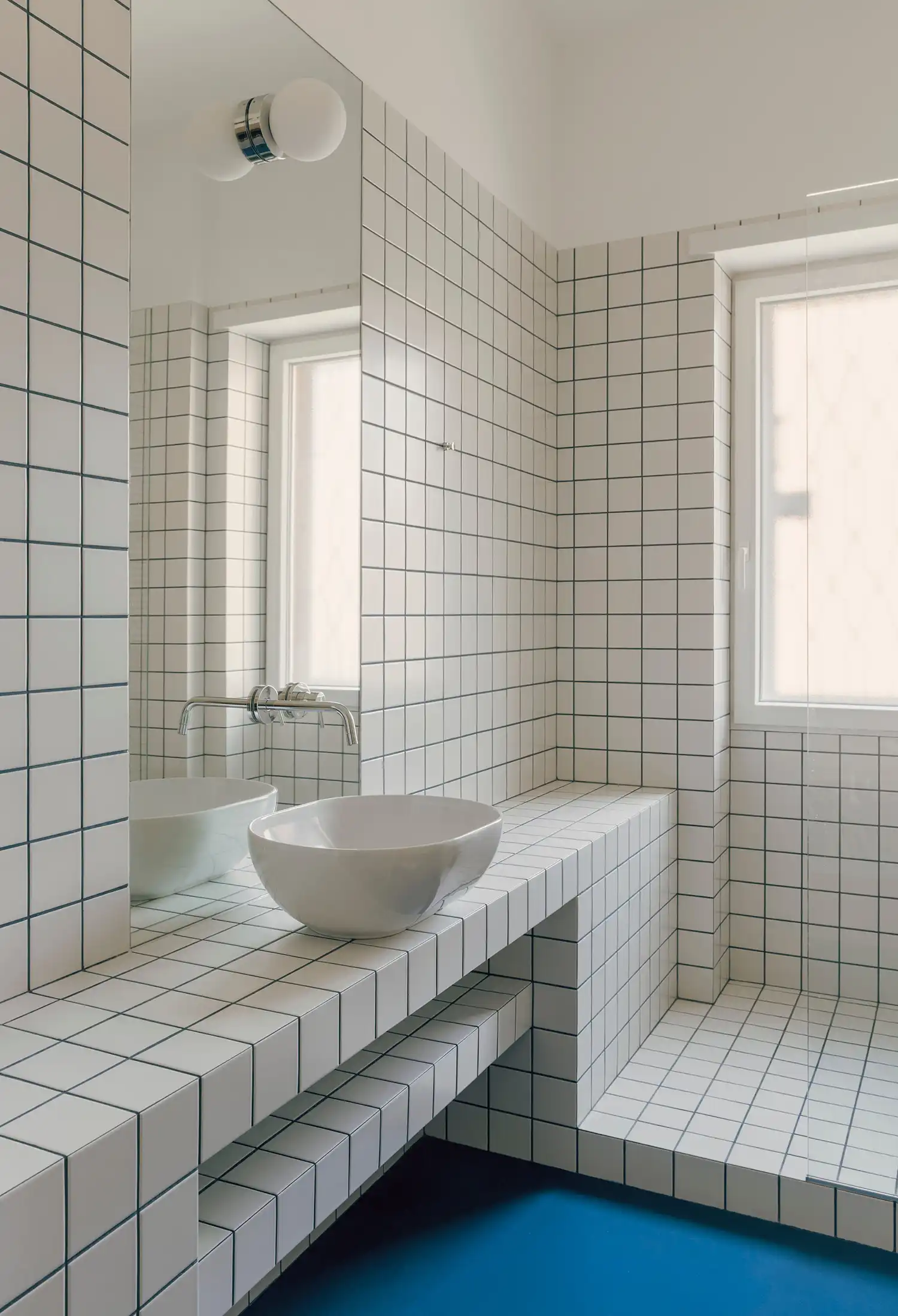 PAROS ARCHITETTURA Renovates Casa Tirreno with Fluid Glass-Brick Wall