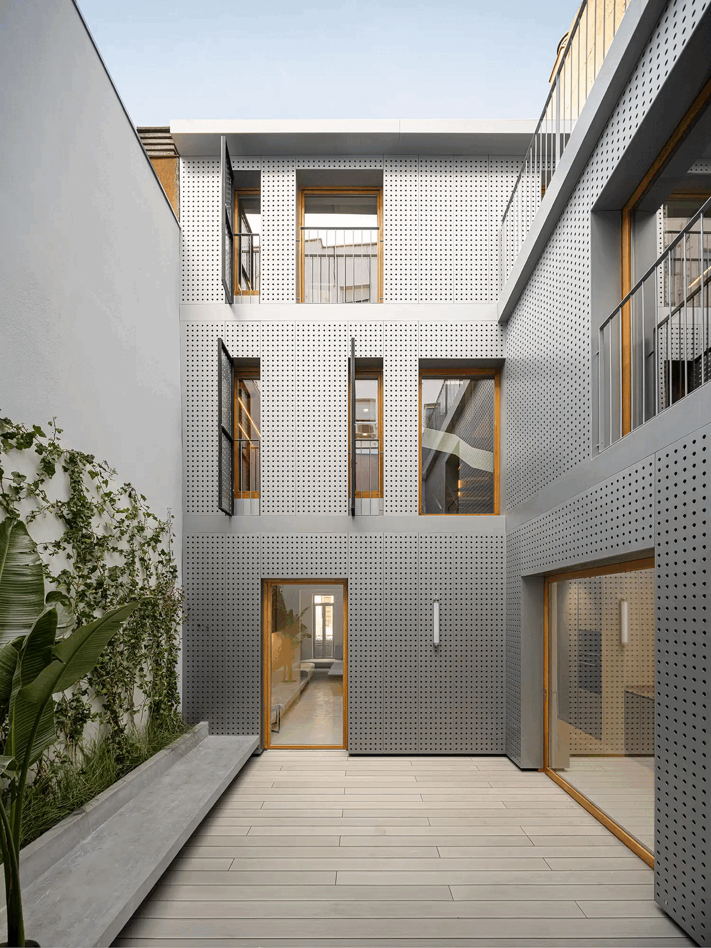 Casa Castelar, Madrid / Solar Architecture | Adaptive Reuse Heritage Project
