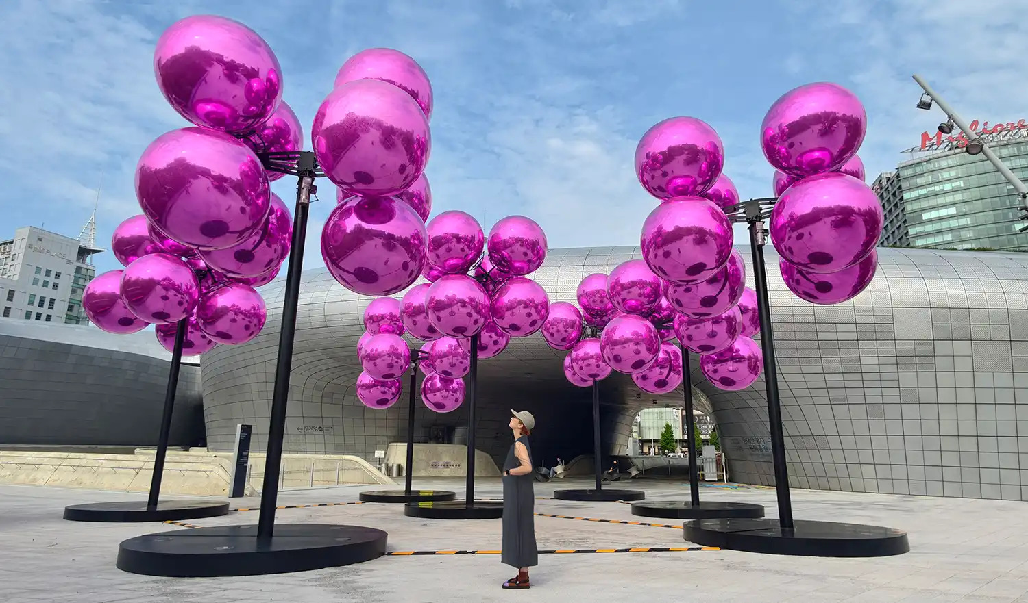 Vincent Leroy's Molecular Cloud: Kinetic Sculpture at Zaha Hadid's DDP, Seoul