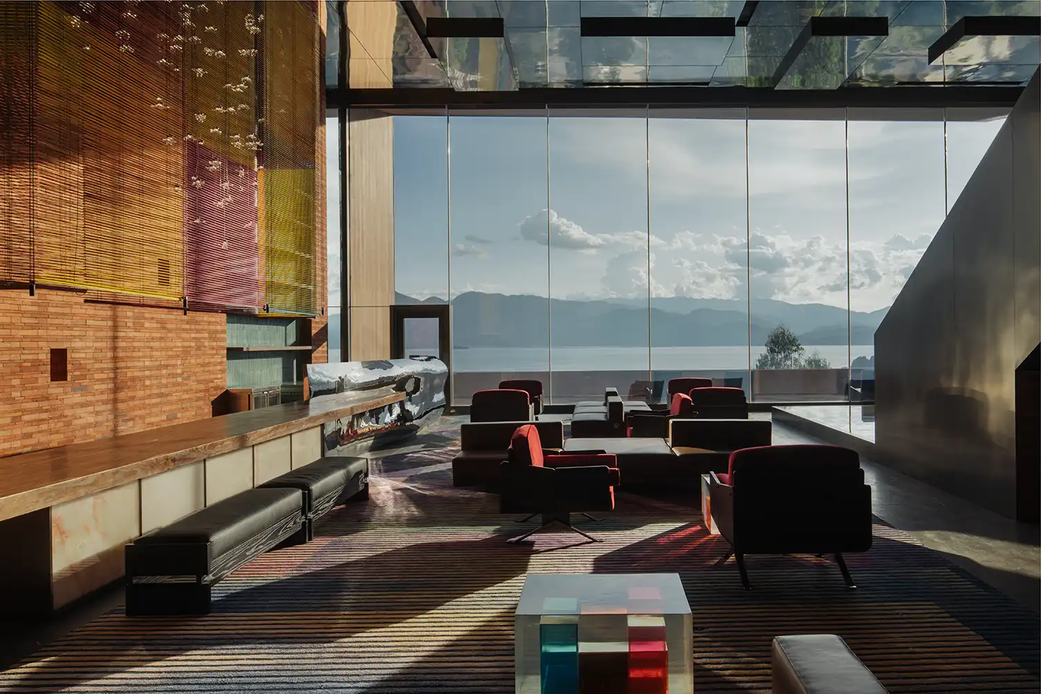 The ArcadiaPlace Lugu Lake: Fusion of Mosuo Culture, Luxury Design & Sustainable Architecture