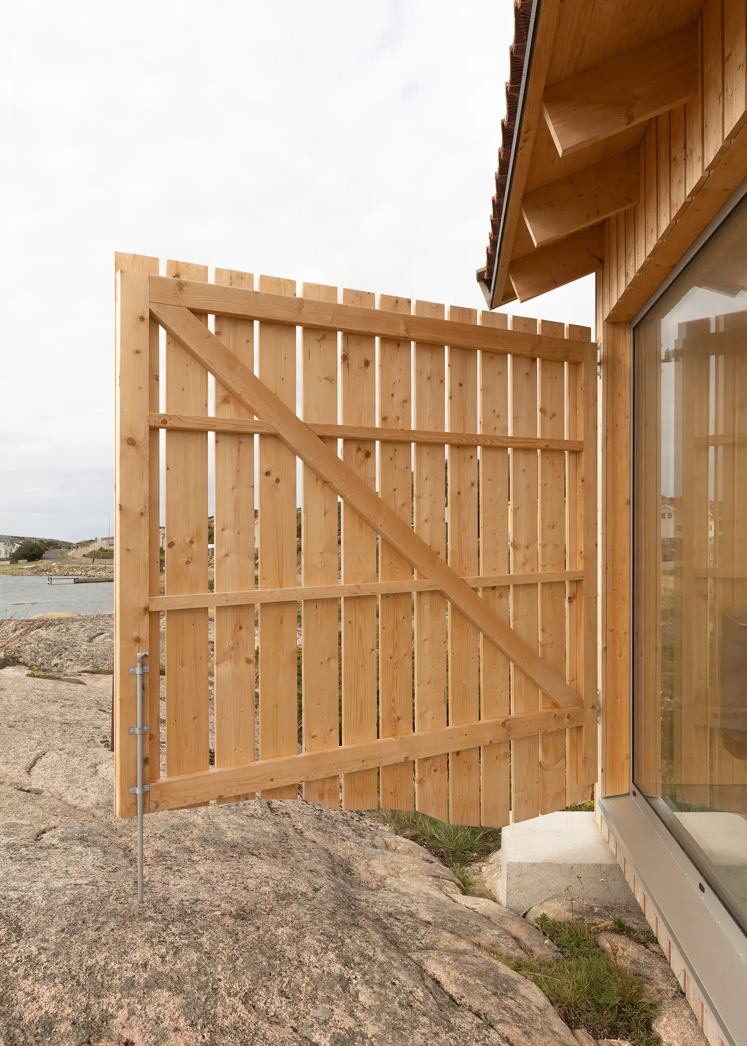 Sauna Sövall: HelgessonGonzaga's Sustainable Coastal Design