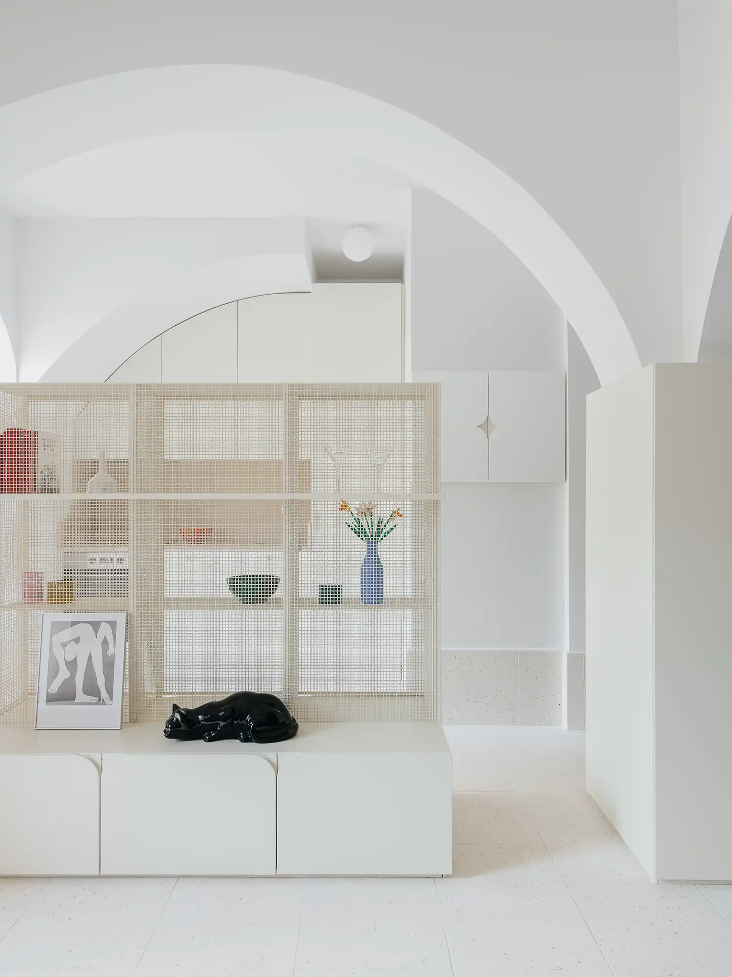 Aurora Arquitectos Reimagines Lisbon’s Gaioleiro Semi-Basement