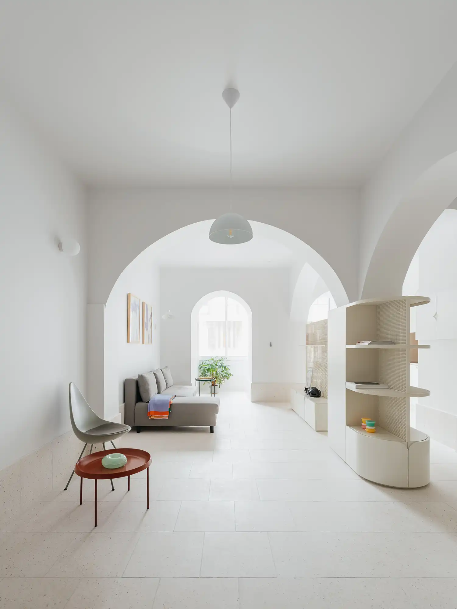 Aurora Arquitectos Reimagines Lisbon’s Gaioleiro Semi-Basement