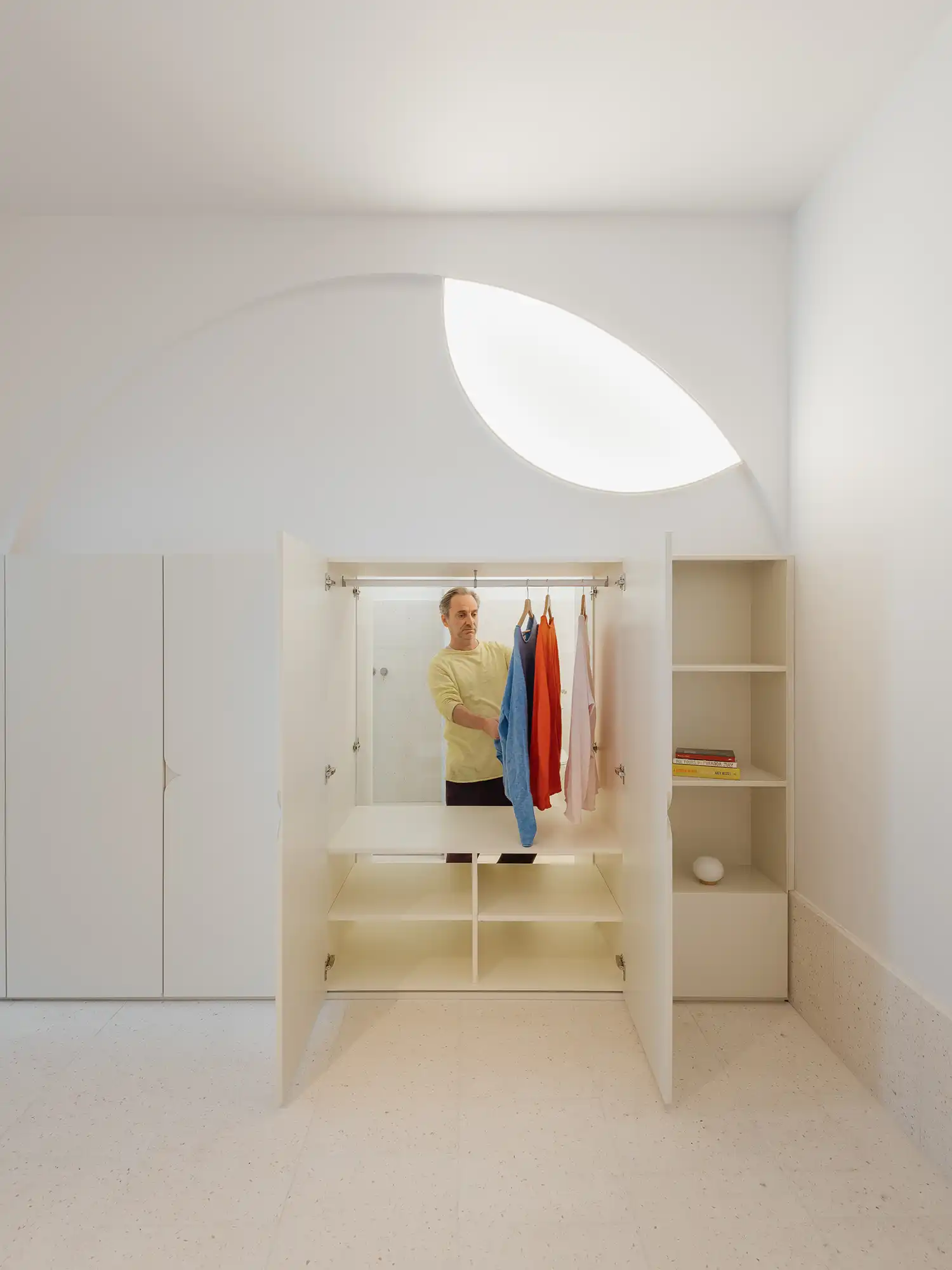 Aurora Arquitectos Reimagines Lisbon’s Gaioleiro Semi-Basement