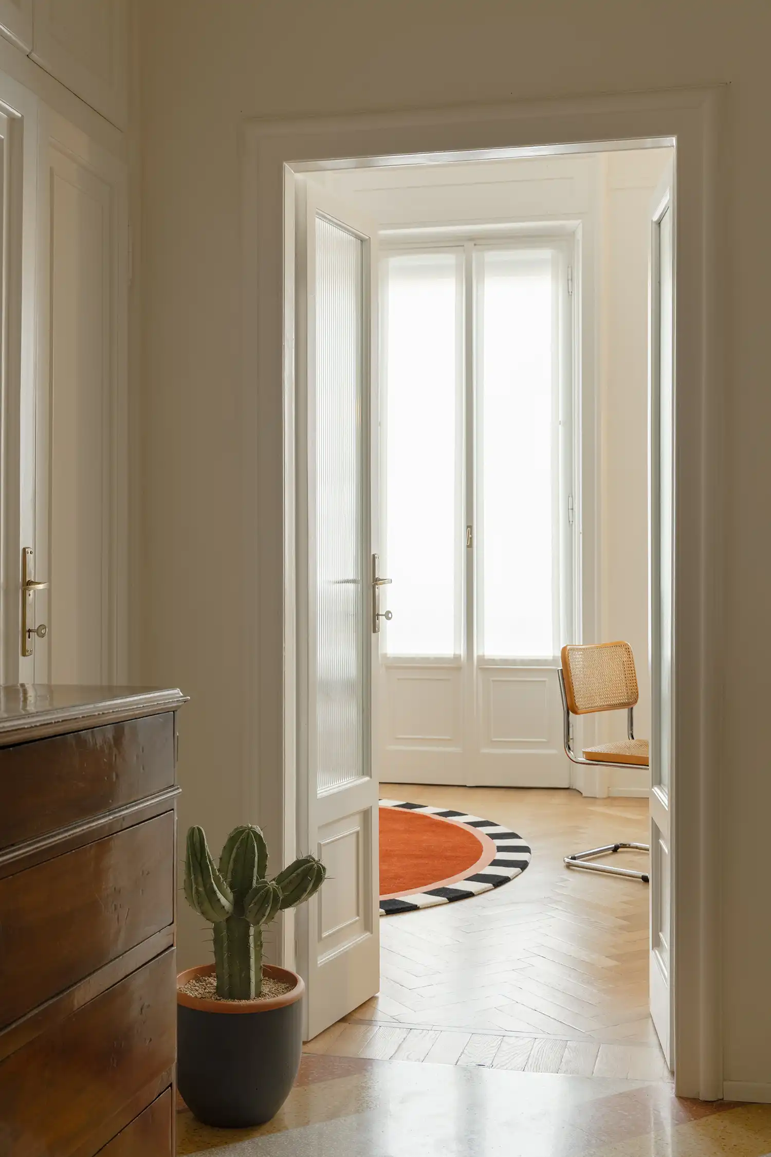 Pale Apartment Milan: Atelierzero Blends Terrazzo & 20th-Century Design