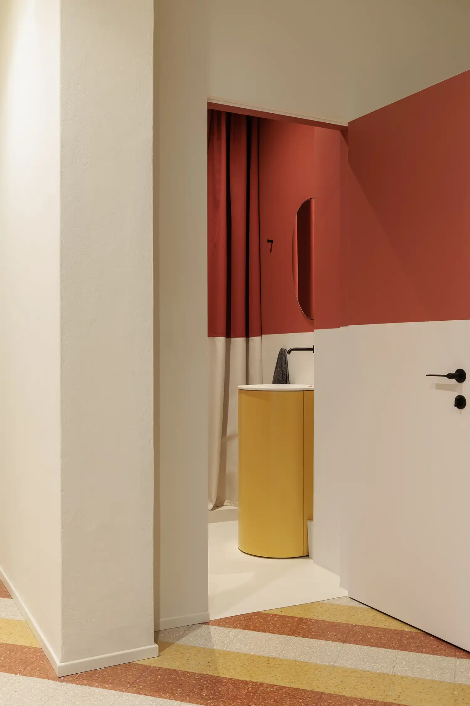 Pale Apartment Milan: Atelierzero Blends Terrazzo & 20th-Century Design