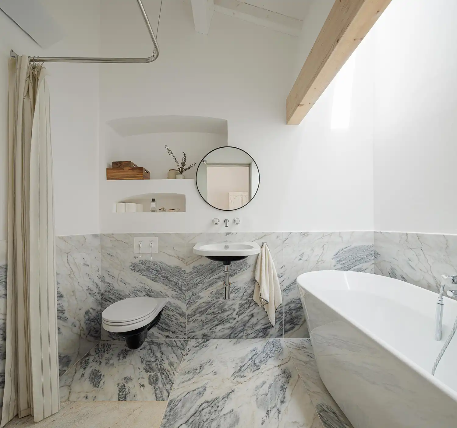 MONTE DO DIVOR: Traditional House Restoration in Estremoz by Vasco Burnay Arquitectura