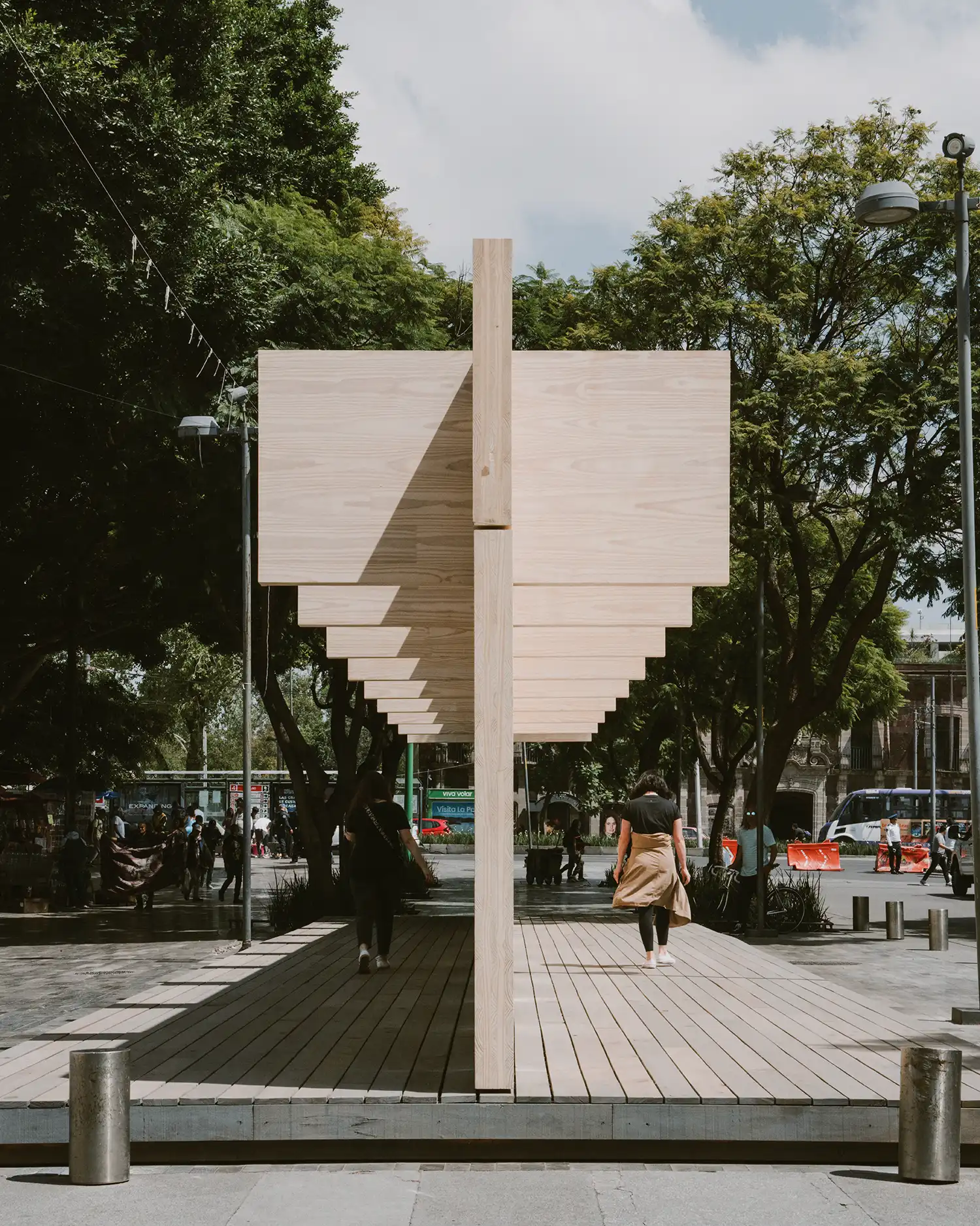 Resonancia Suspendida: PPAA's Floating Wood Pavilion at Mextropoli 2025