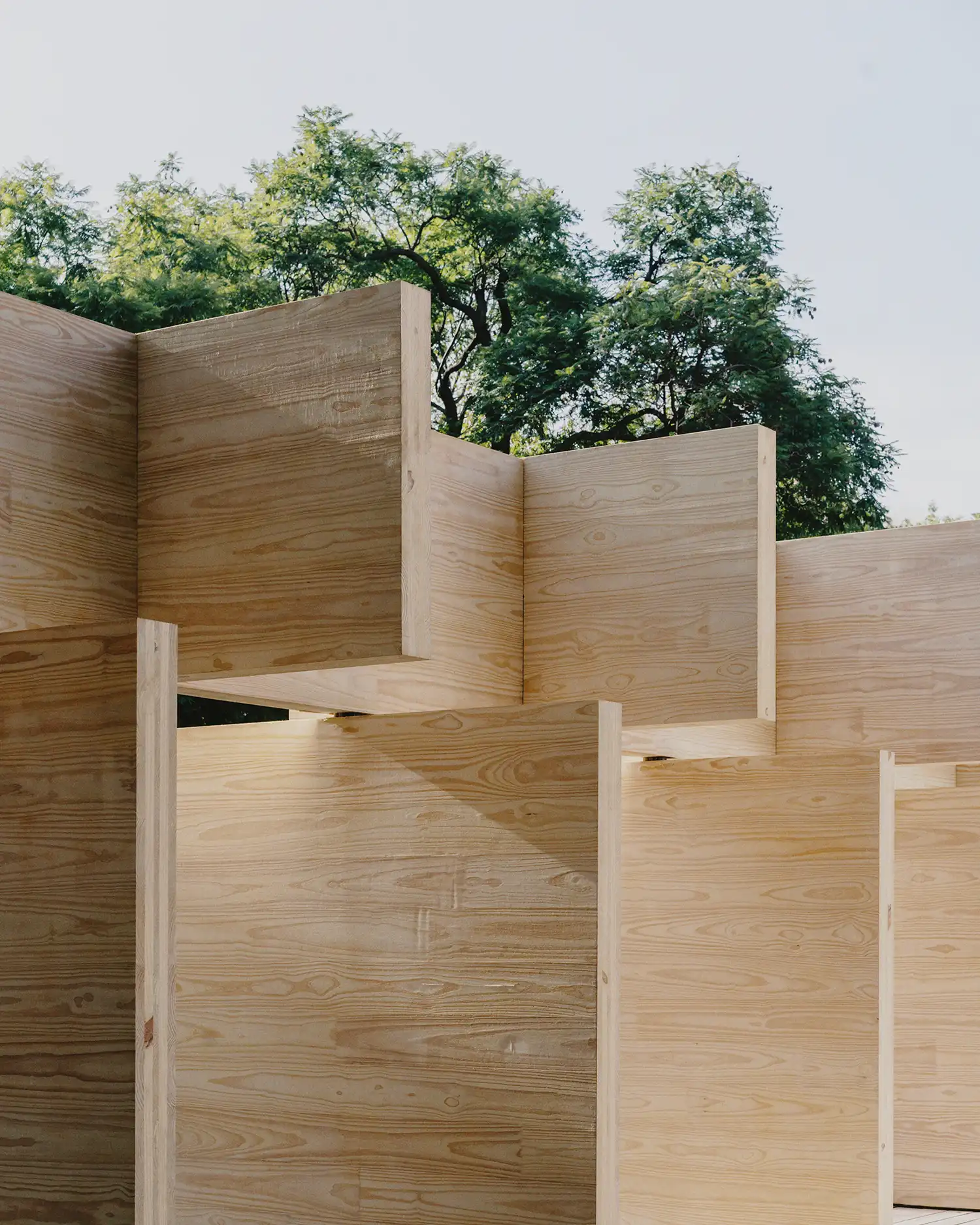 Resonancia Suspendida: PPAA's Floating Wood Pavilion at Mextropoli 2025