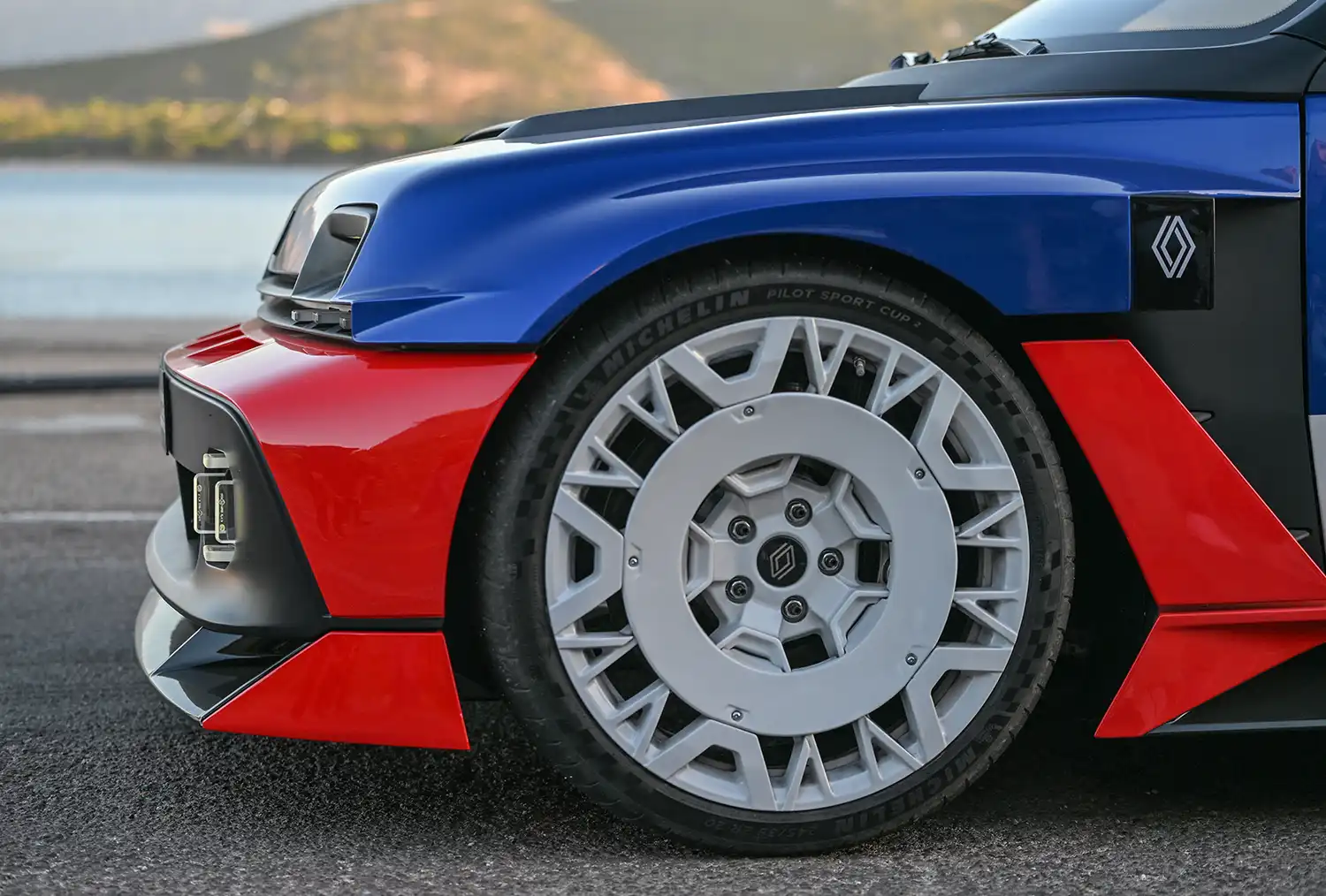 Renault 5 Turbo 3E: Electric Mini-Supercar Design, Tech & Art