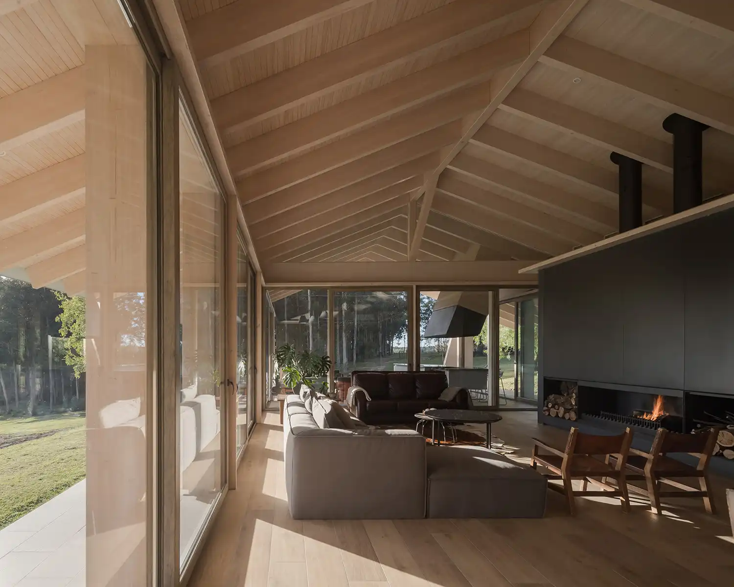 Casa Caballete: Prefabricated Timber Home in Florida, Uruguay