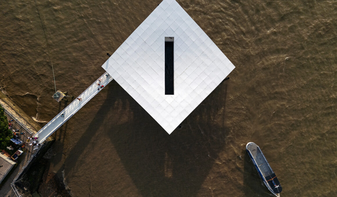 AquaPraça floating cultural plaza aerial view at Guajará Bay in Belém, Brazil designed by CRA-Carlo Ratti Associati and Höweler + Yoon for COP30.