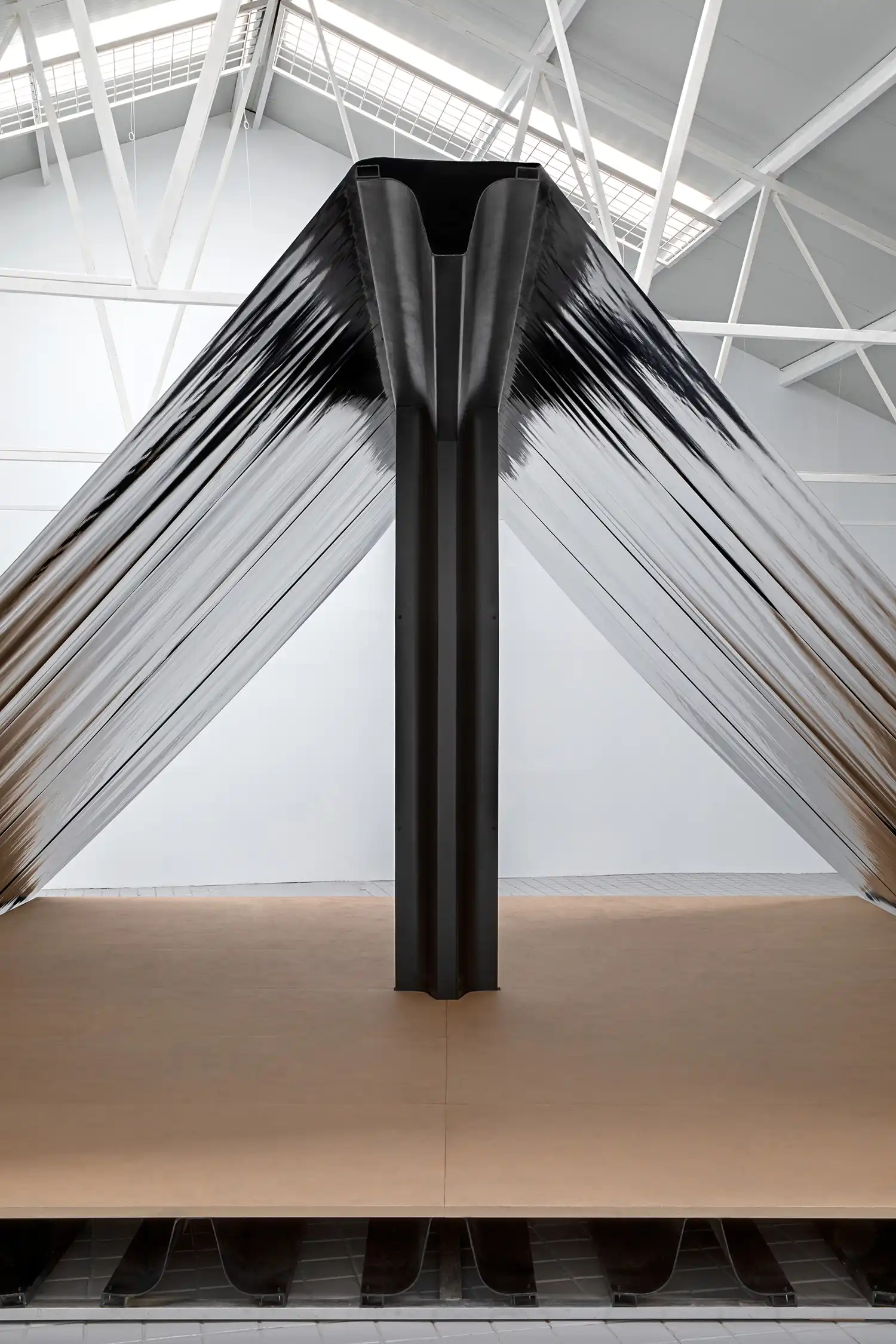 Armed Fabrics: Paloma Cañizares Unfolds Future of Textile Architecture 