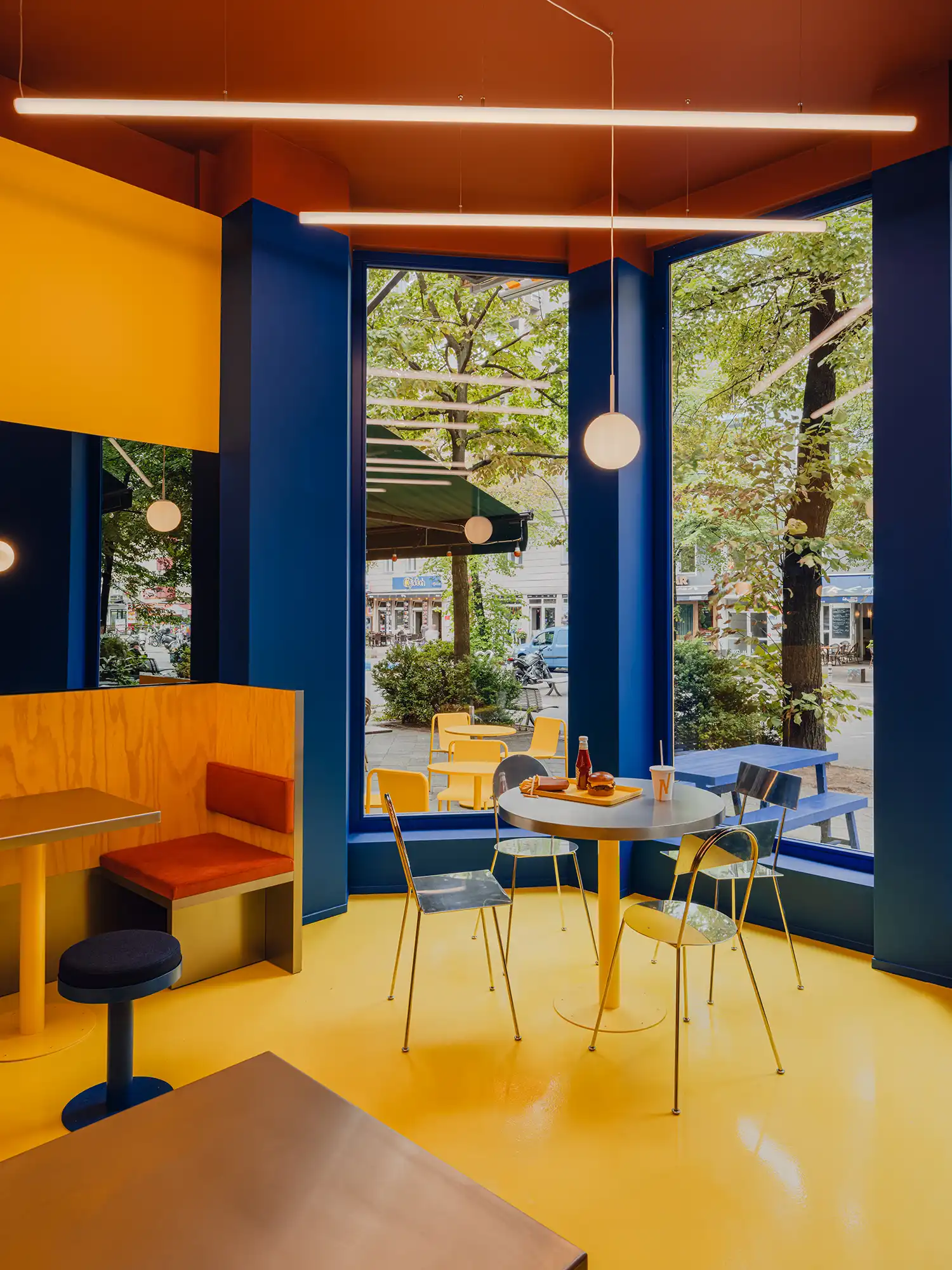 Bruzkus Greenberg Uses Bold Colour-Blocking in Berlin’s Flip-N-Fry