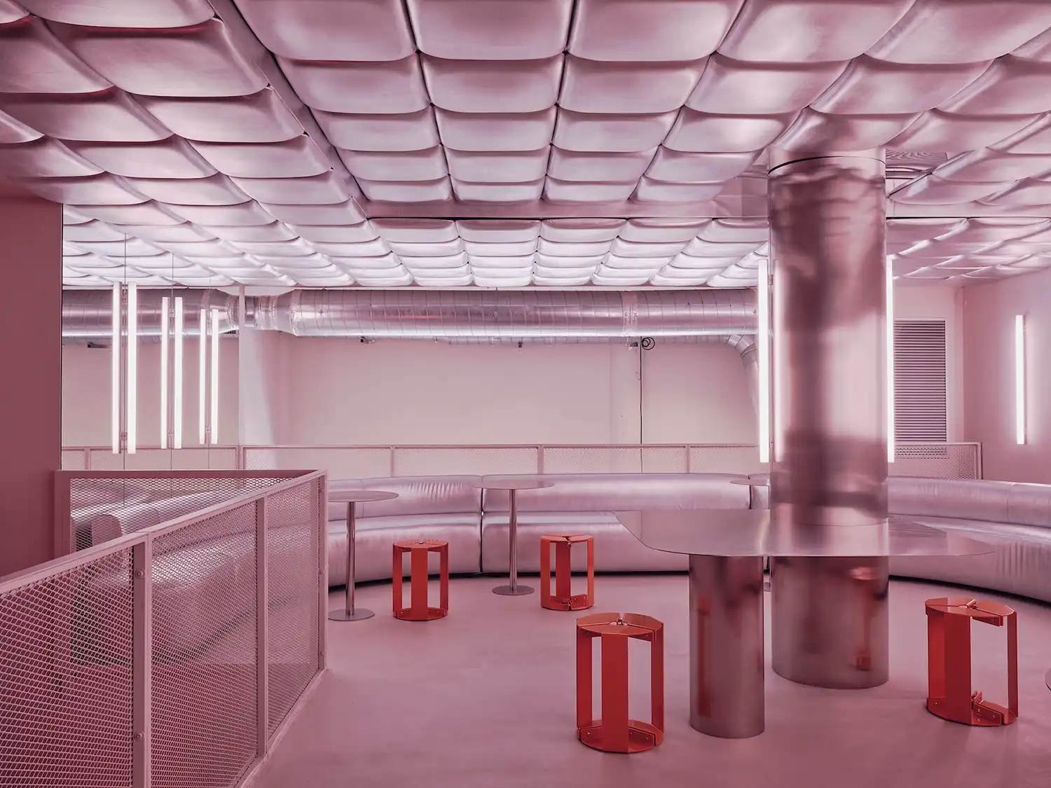 Relleno Barcelona: Isern Serra’s Metallic Padded Restaurant