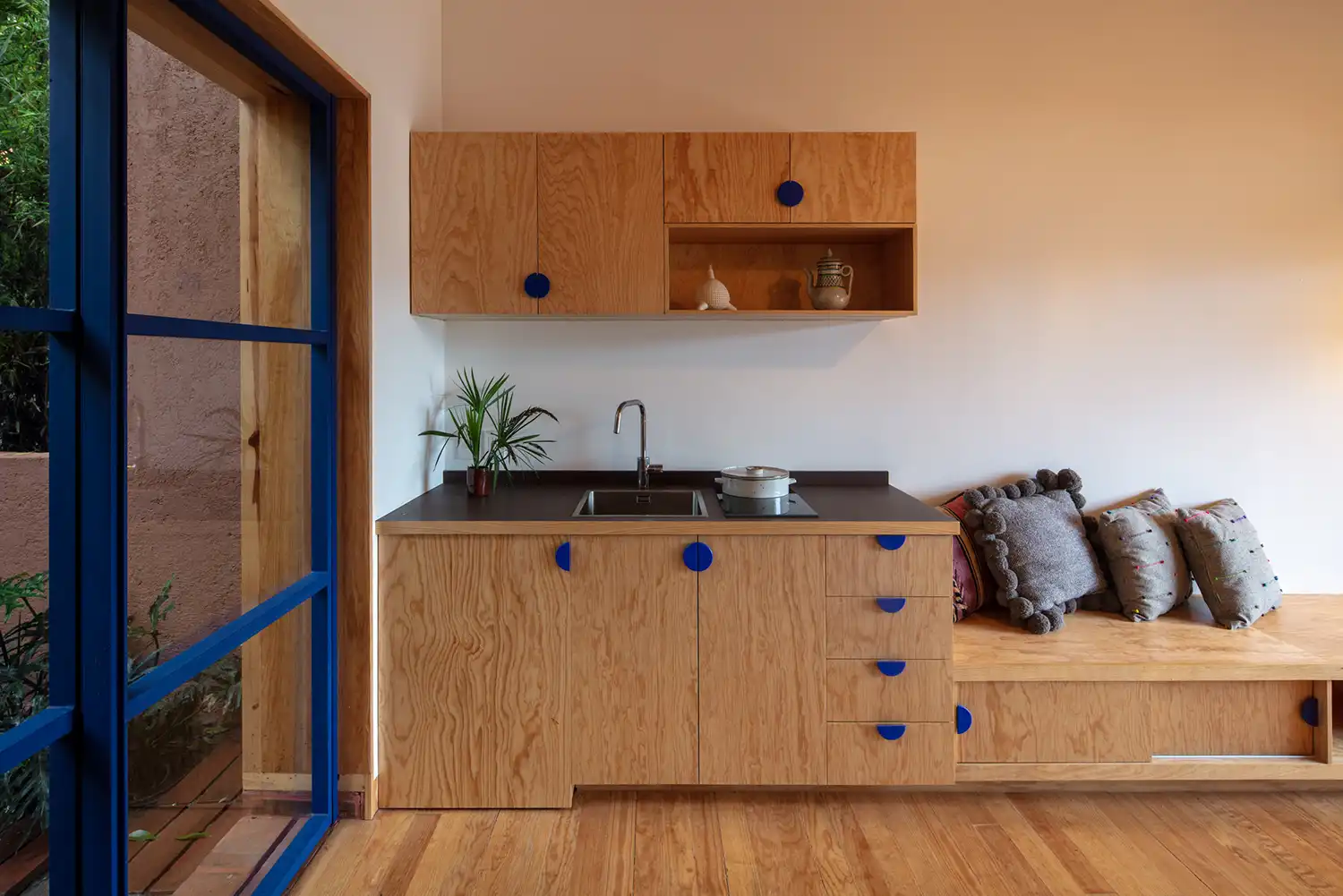 Pedro & Juana’s Wooden Annex: Sustainable Design in Valle de Bravo