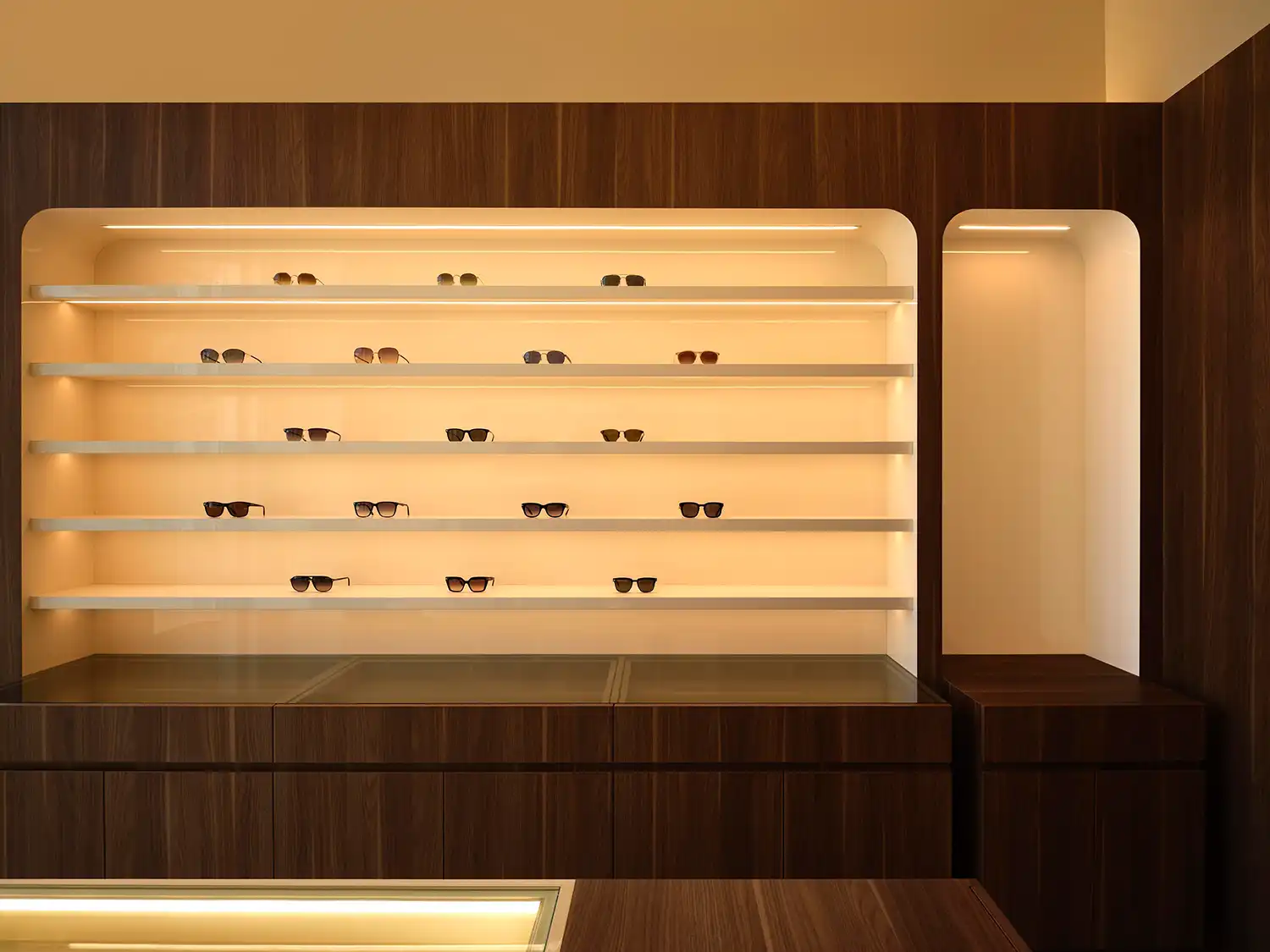 See You Vision Care Toronto: Minimalist Watchmaker Design