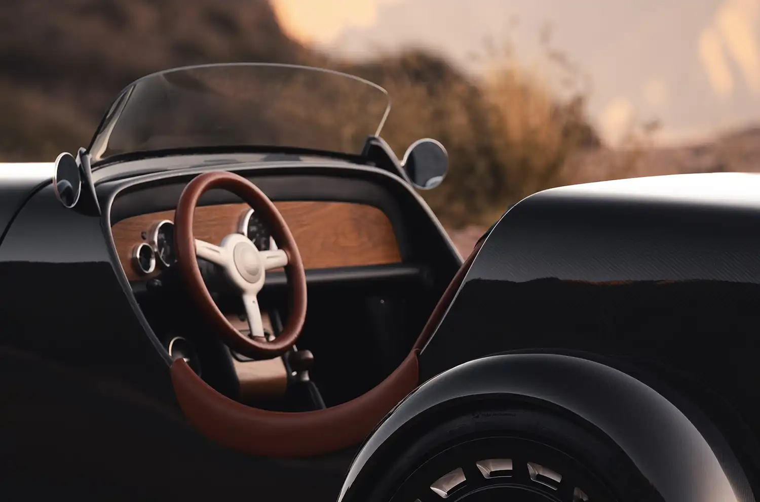 SP40 Restomod Speedster: Carbon Fiber Art Deco Design Icon