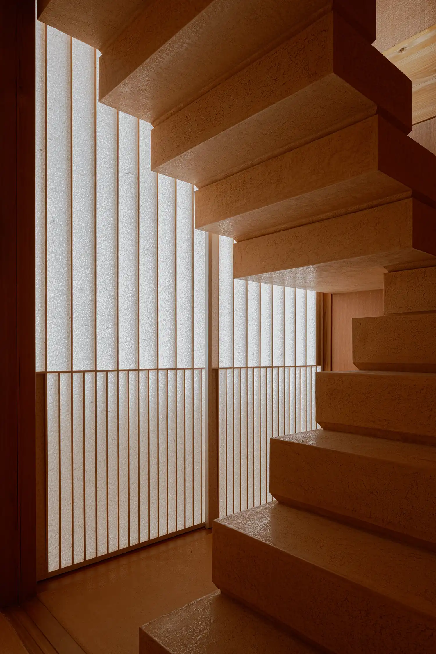 considering the text I provided before, create 5 caption (one sentence each) for the images within the article that resume the project's key features