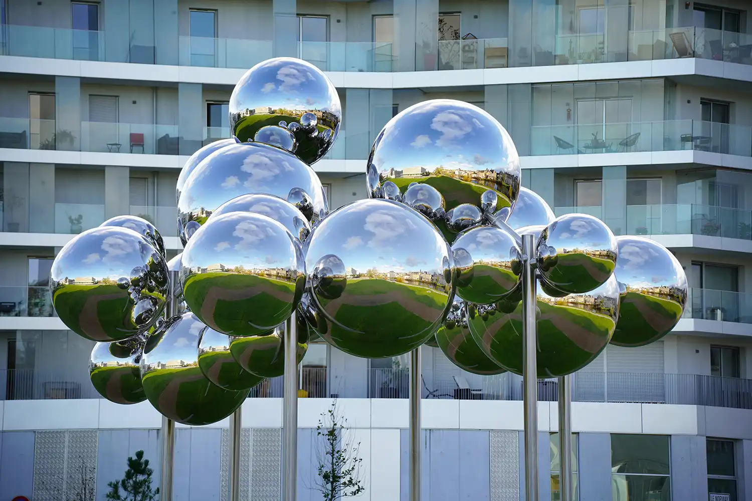 Vincent Leroy’s Mirrored Cloud Sculpture Floats Over Caen