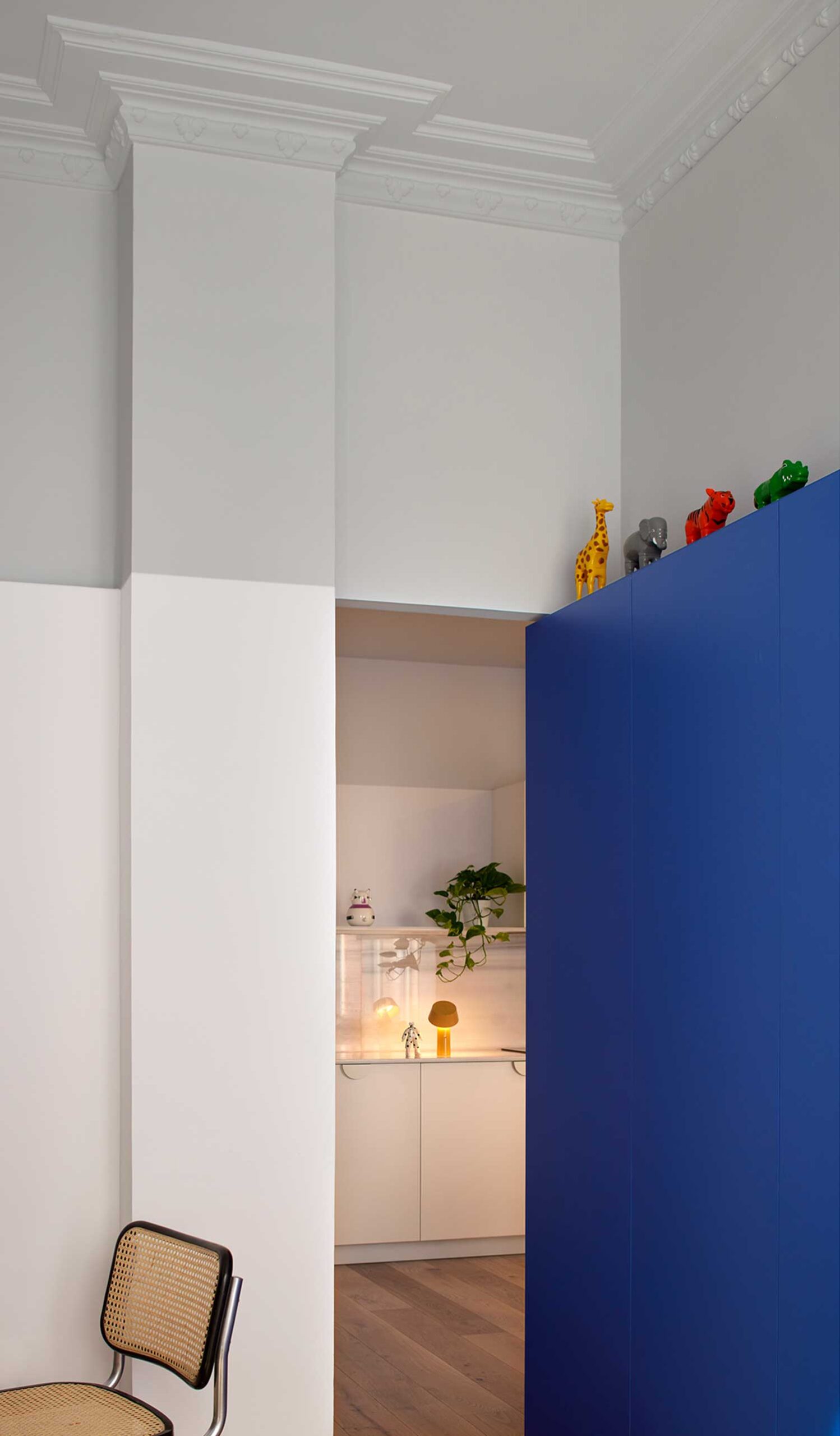 Casa Chanchs: Bold Valencia Renovation by DG Estudio