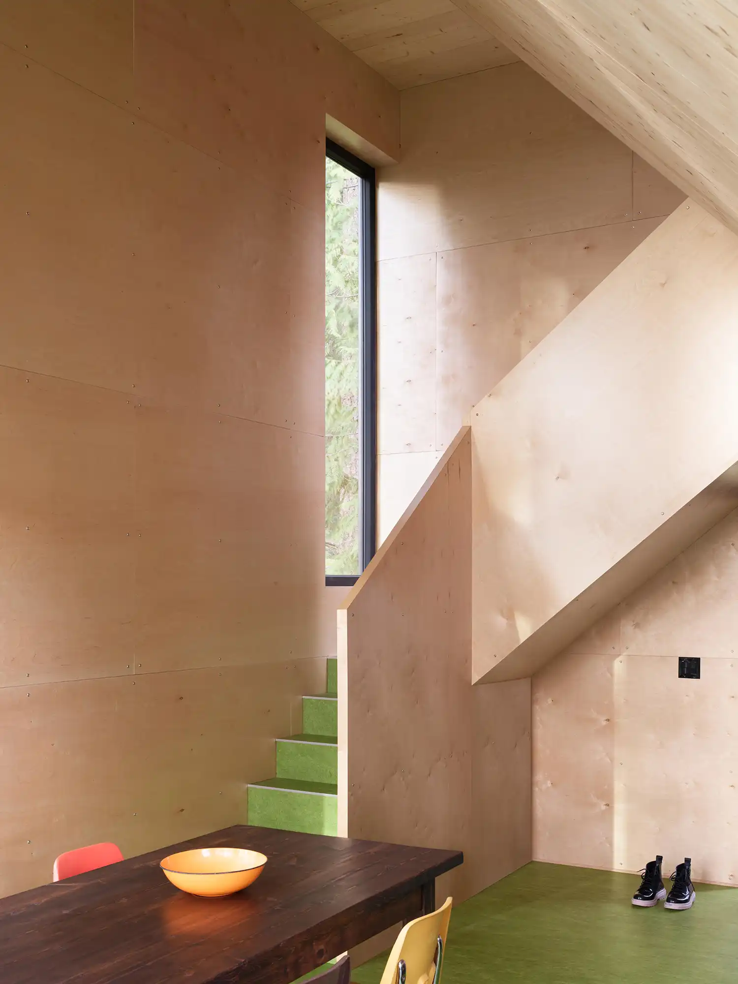 DSS Sheina Studio's Off-Grid Prefab Retreat on Keats Island