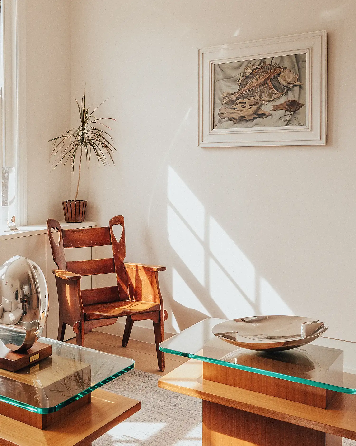 Emil Eve Architects: Art-Filled Home at Thornhill Road