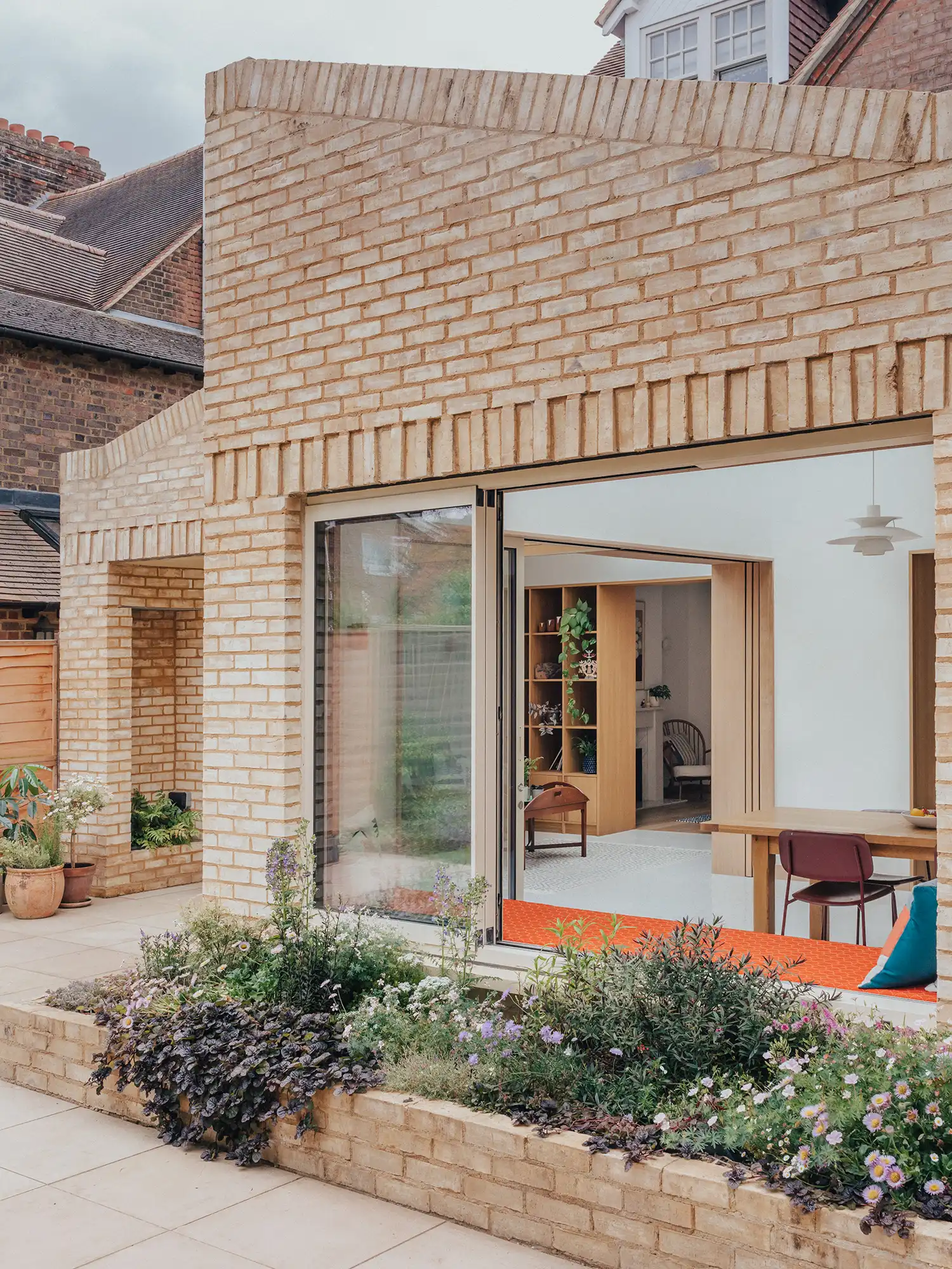 Emil Eve's Harpenden House: RIBA-Winning Scandi Broken-Plan