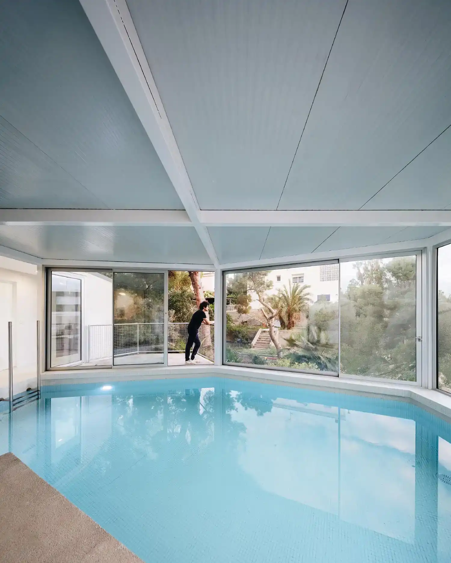 Especie Arquitectura’s Casa PB16: Modern Home Extension in Spain