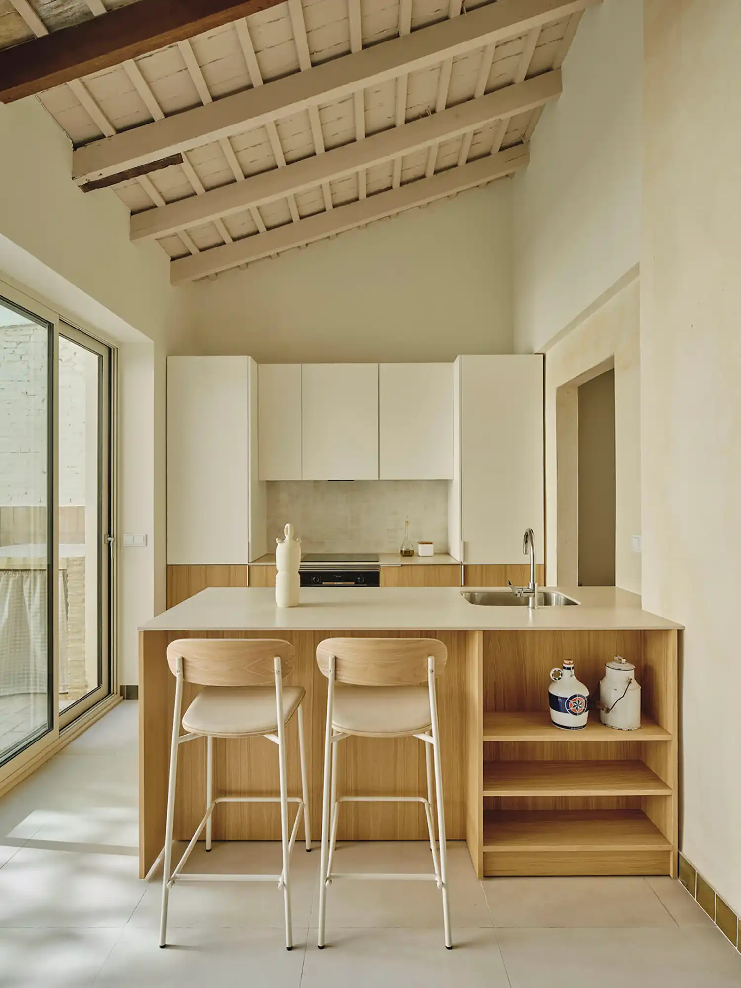 ENDALT Arquitectes Uses Rammed Earth and Reclaimed Brick to Revive Valencian Village House