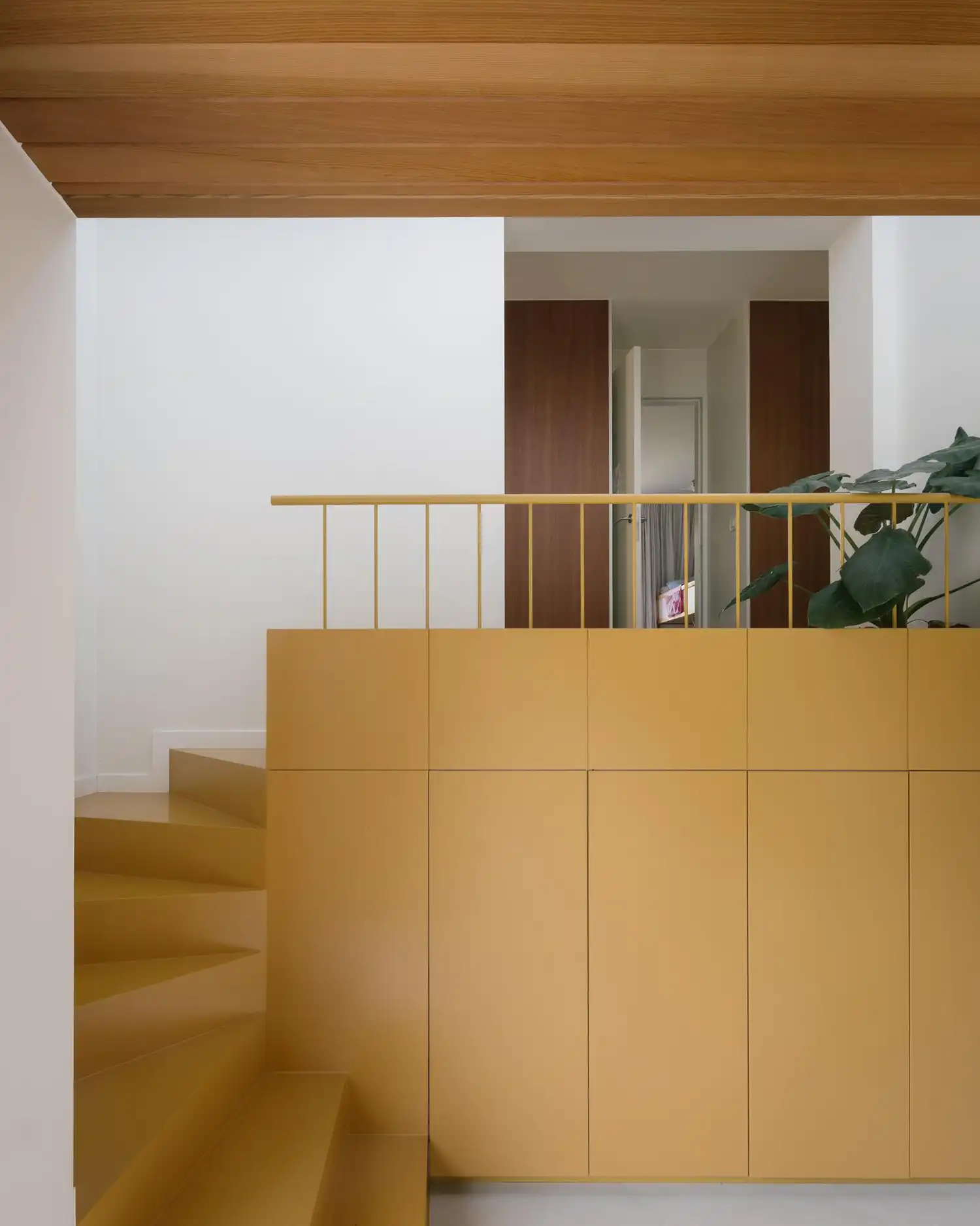 FELT Inserts Blue Ceramic Tower Into Mid-Century Bungalow in Gent