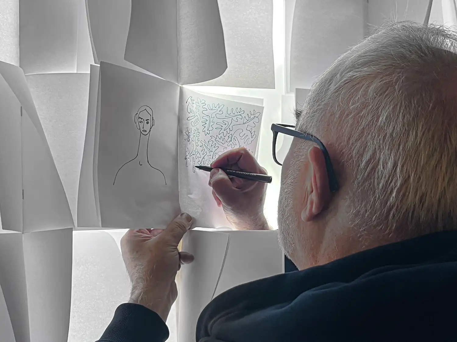 Luzinterruptus: ‘On Blank Pages’ Launches Cáceres Culture Bid