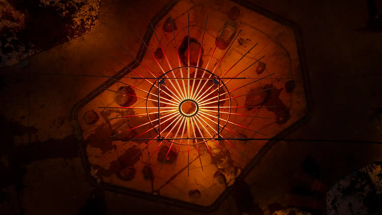 UN BRIN D’SOLEIL: EN TEMPS ET LIEU Suspended Light Art in Montreal 