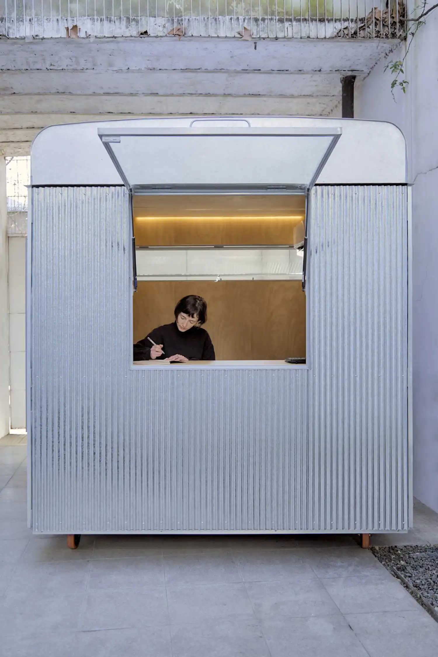 Morsa Taller Reimagines the Workplace with a 7 SQM Mobile Office