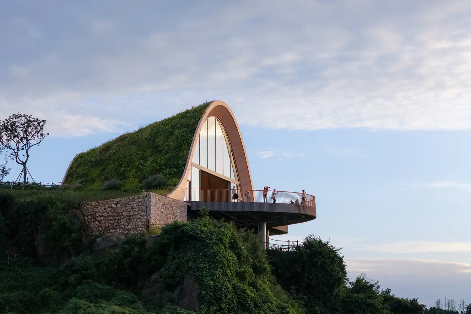 MVRDV's Pujiang Platform: Timber Viewpoint Recreates Hill in Chengdu