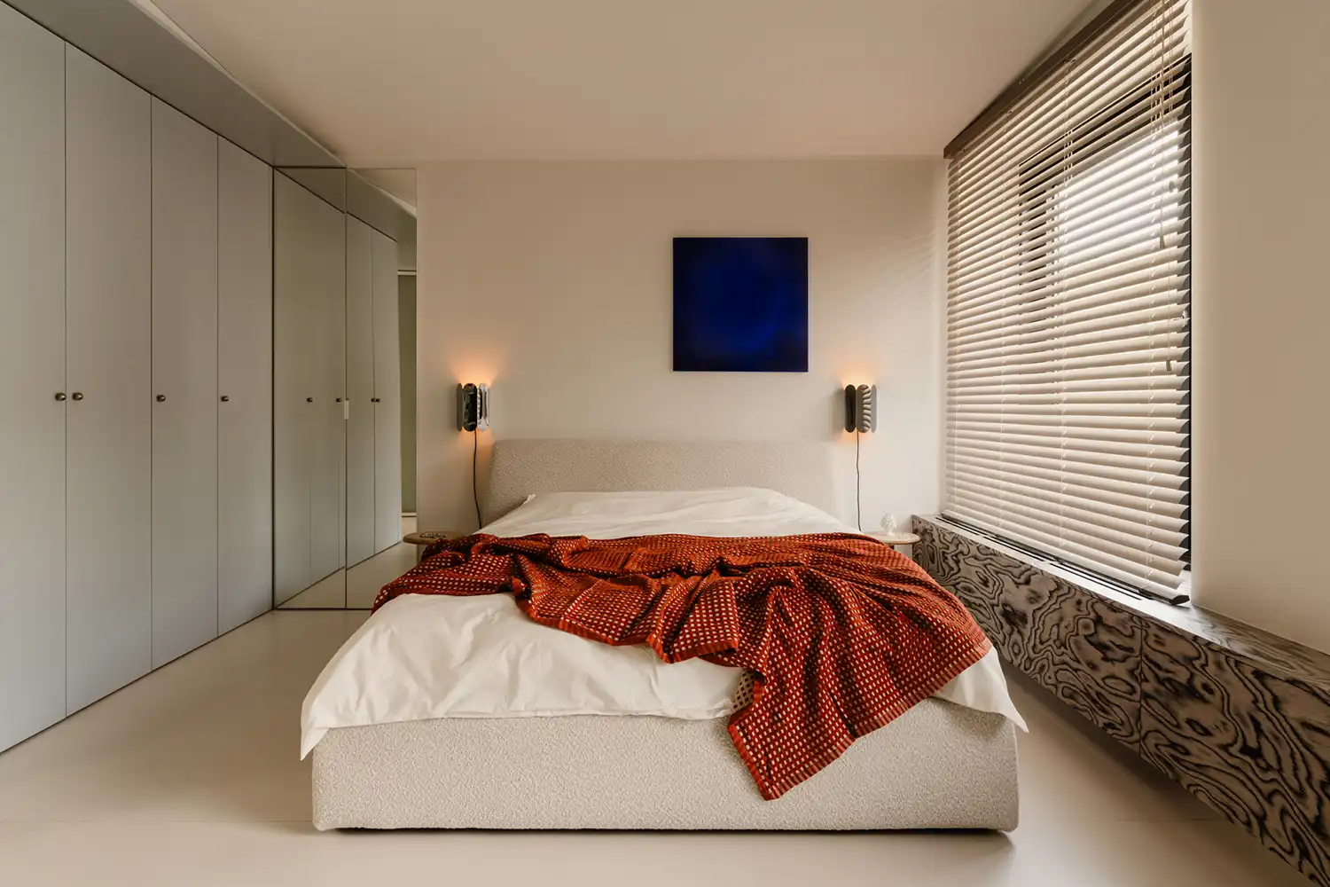 One Desk: Minimalist Krakow Apartment with Vistula Views