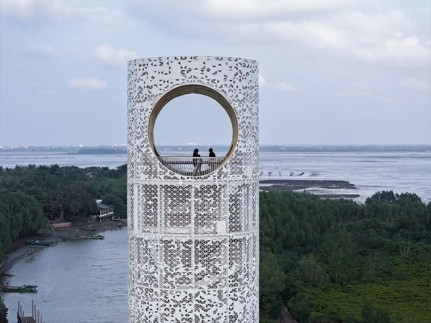 Scut Unveils ‘Lunar Tower’ as a Minimalist Beacon for China’s Largest Mangrove Forest