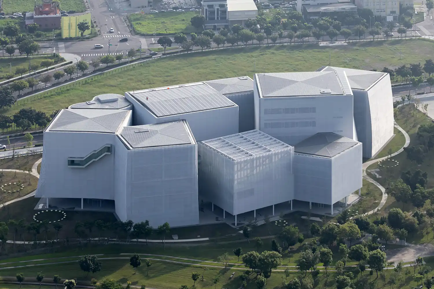 Taichung Green Museumbrary by SANAA Opens: Iwan Baan Photos